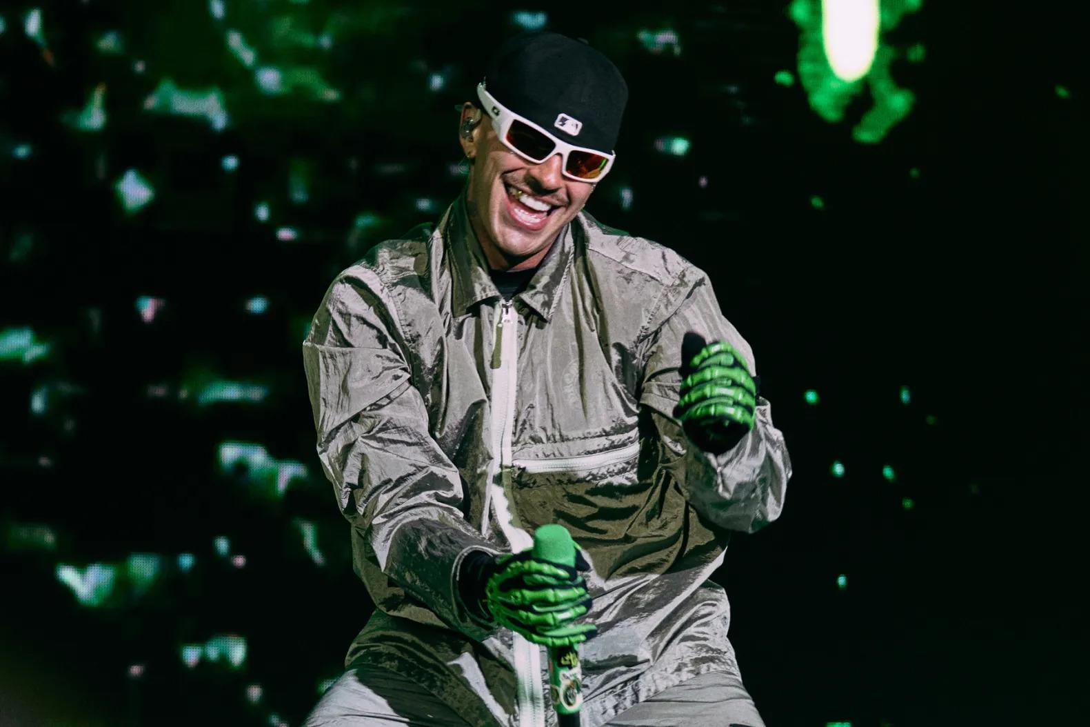 Algunas de las canciones que están incluidas en el setlist son Bubalu, Ferxxo 151, Perro Negro, Feliz Cumpleaños Ferxxo, Ey Chory, Normal, Hey Mor, Classy 101 y Luna.