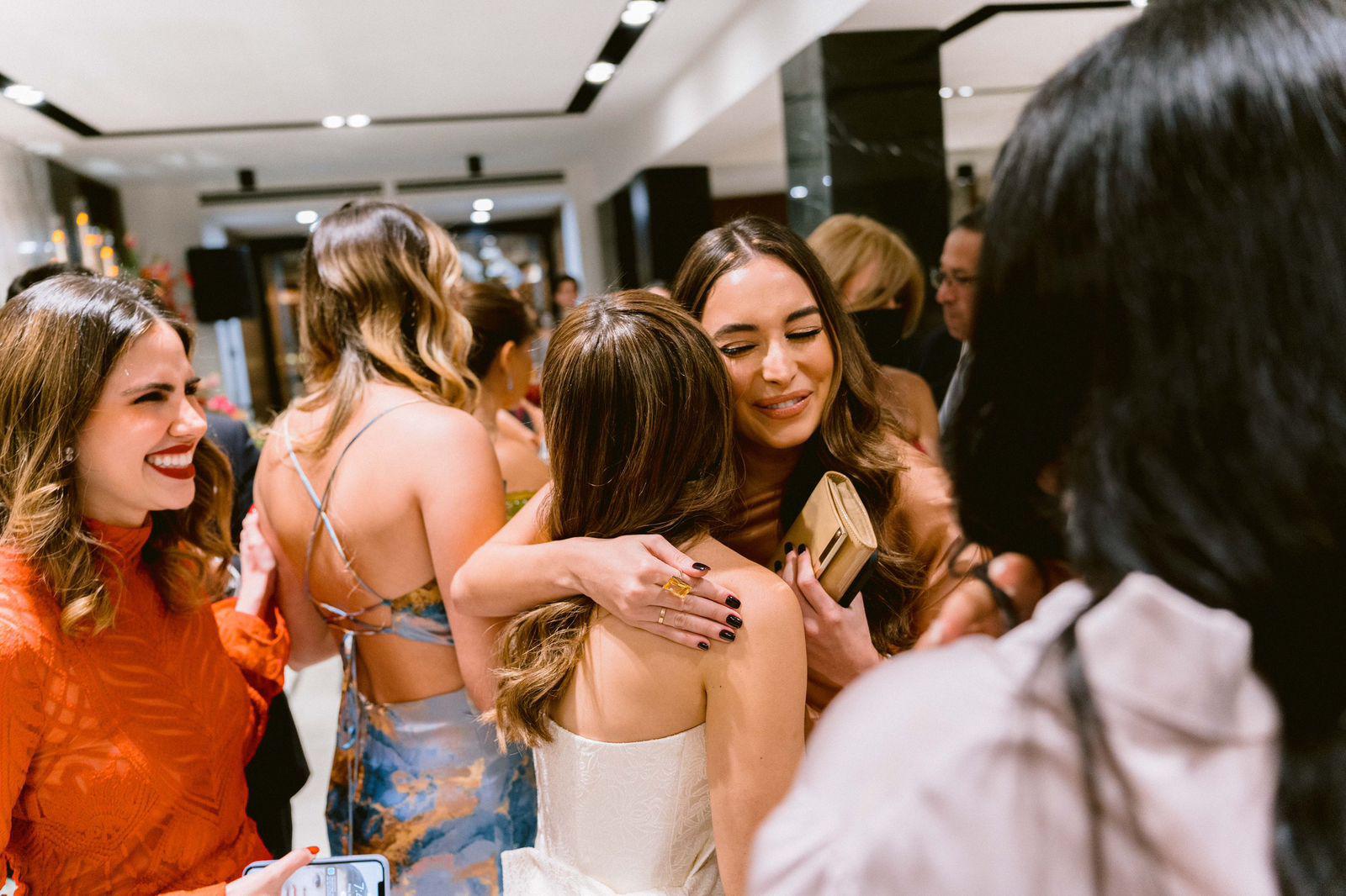 Los novios se preparan para la ceremonia eclesiástica y recepción nupcial que tendrá lugar este fin de semana en el Copantl Convention Center, donde celebraran por todo lo alto su unión. 