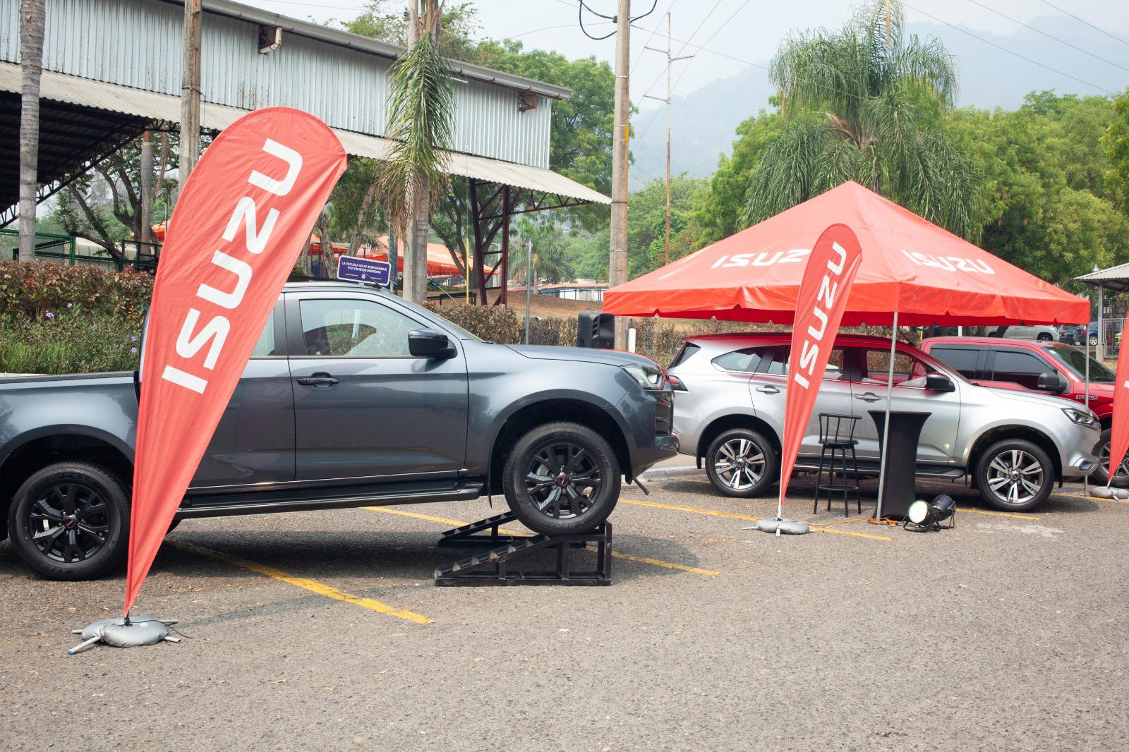Isuzu Honduras, con orgullo se unió al patrocinio del prestigioso Torneo Centroamericano de Karate Kyokushin-Kan 2024, organizado por Tamashii Studio. Durante la competencia, Isuzu Honduras destacó su compromiso con la calidad y la excelencia, mostrando a los asistentes las principales características de sus vehículos que los distinguen en el mercado.