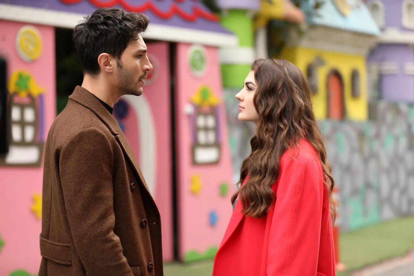 <b>Max: Olvídame si puedes</b>Tras un matrimonio fracasado, Esra y Ozan se reencuentran. Lo que nace como un plan de venganza se convierte en una segunda oportunidad para el amor.