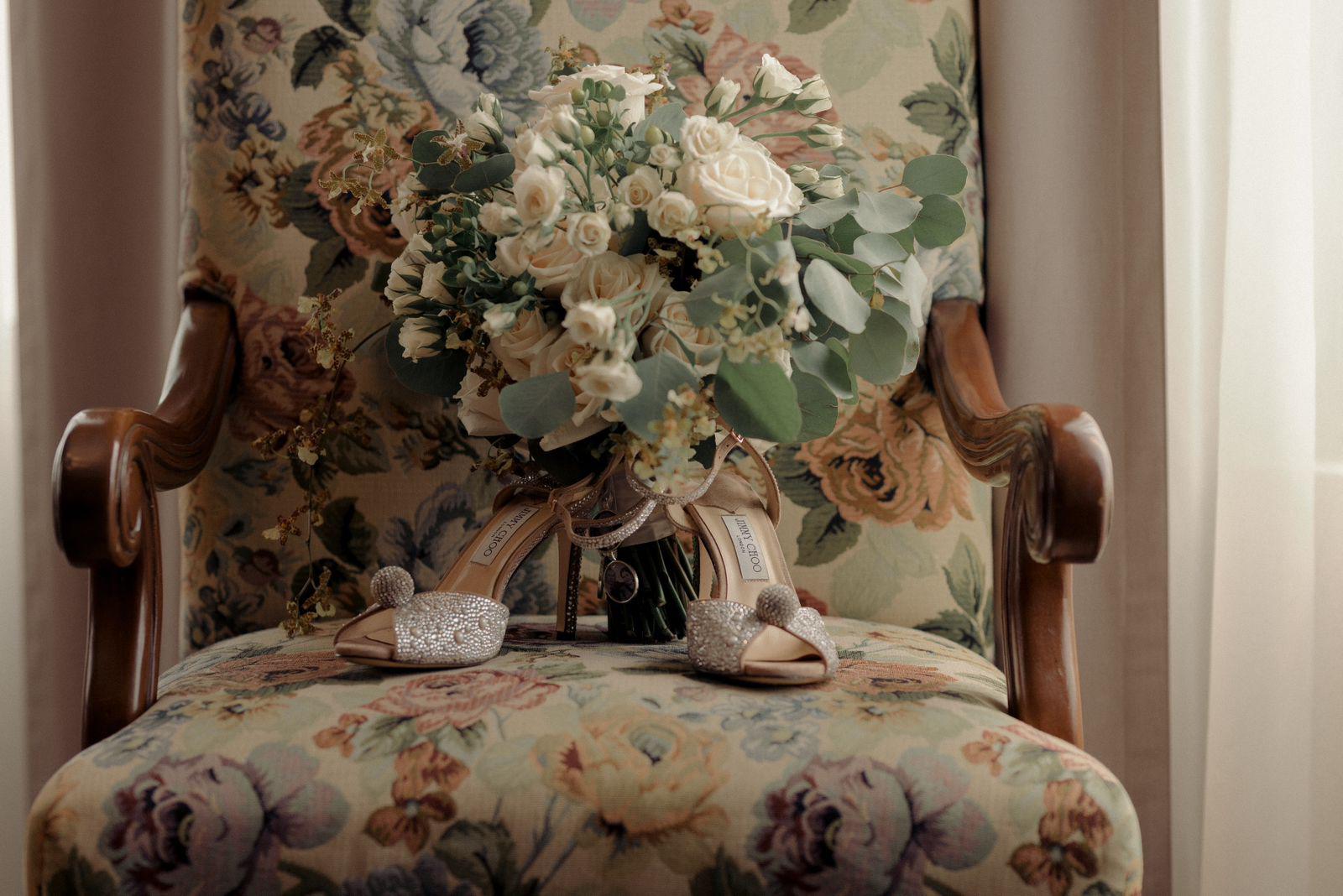 Zapatos que usó la novia durante la ceremonia nupcial.