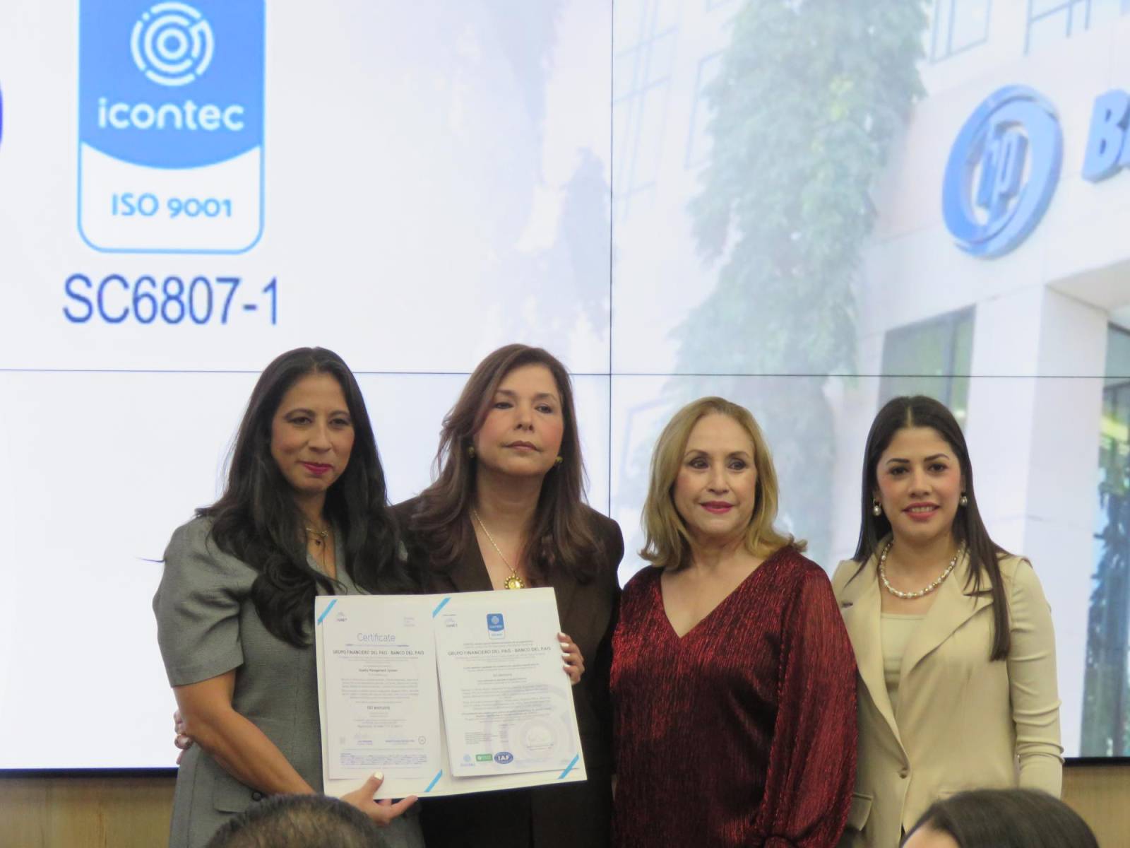 Banpaís: 15 años liderando con calidad certificada