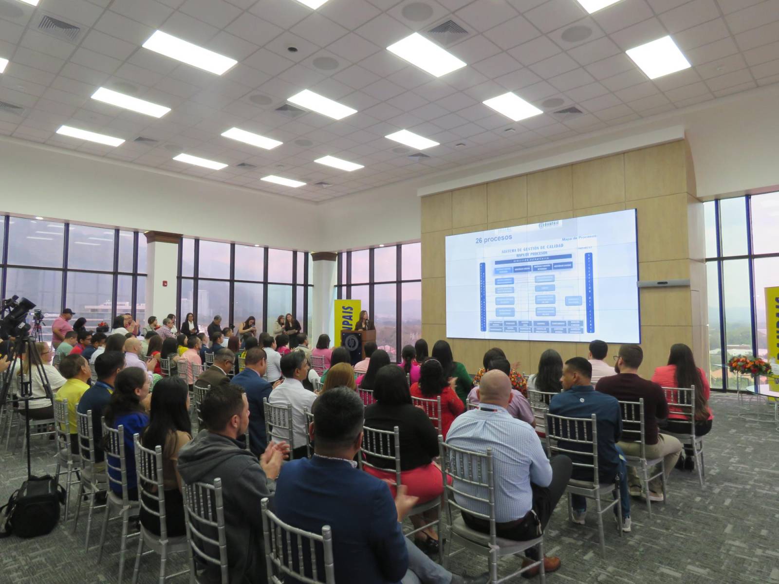 Banpaís: 15 años liderando con calidad certificada