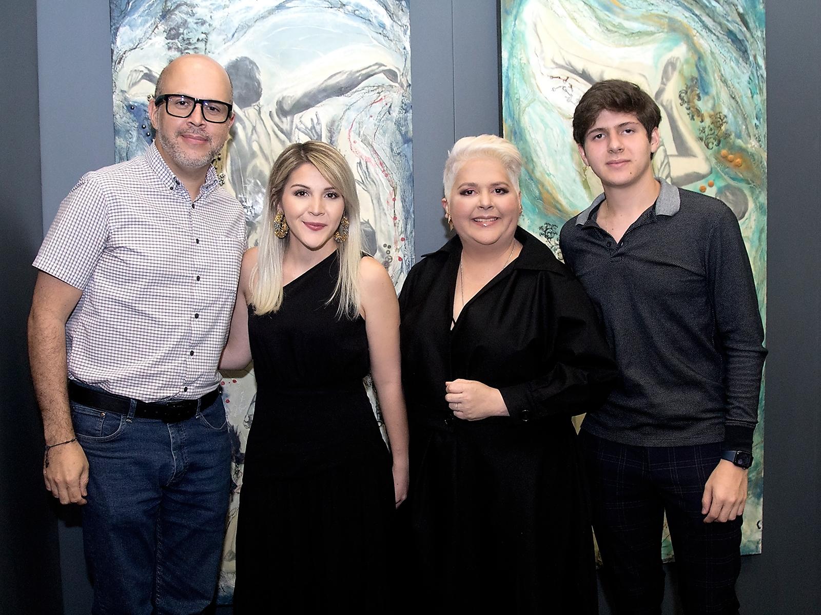 Cesar Herrera, Adela Yanes, Pamela Letona y Sebastián Yanes.