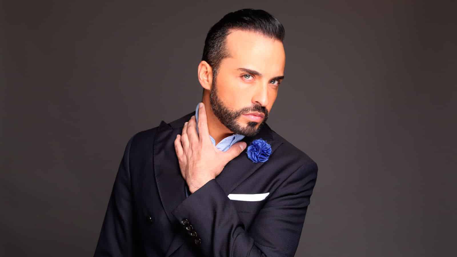 <i><b>Apio Quijano</b></i>Es un cantante mexicano que junto a su hermana, Federica Quijano, formó la agrupación de pop latino “Kabah”, quienes llegaron a tener mucho éxito a inicio de los 2000 con éxitos como “OV7” Y “Menudo”.