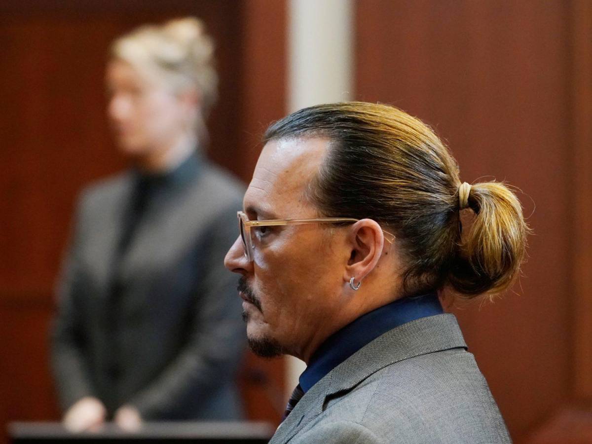 La mirada de indiferencia de Johnny Depp en el juicio.