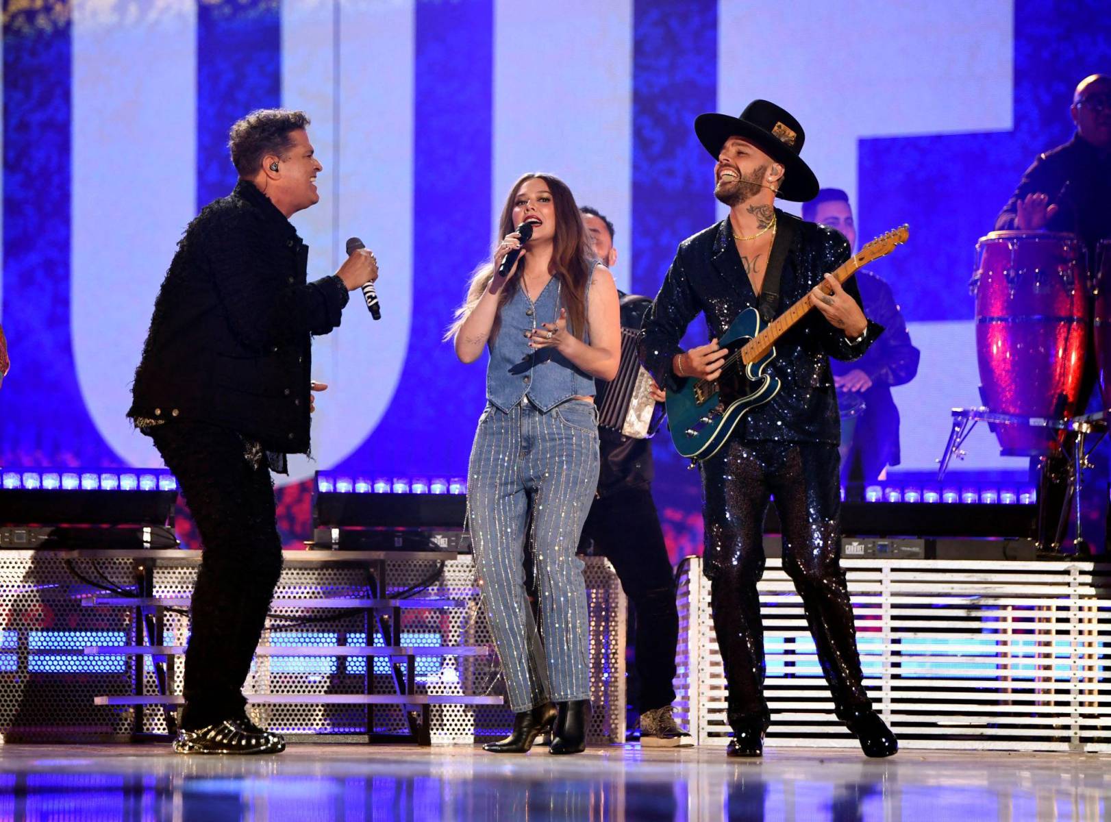 Carlos Vives, Joy y Jesse Huerta 