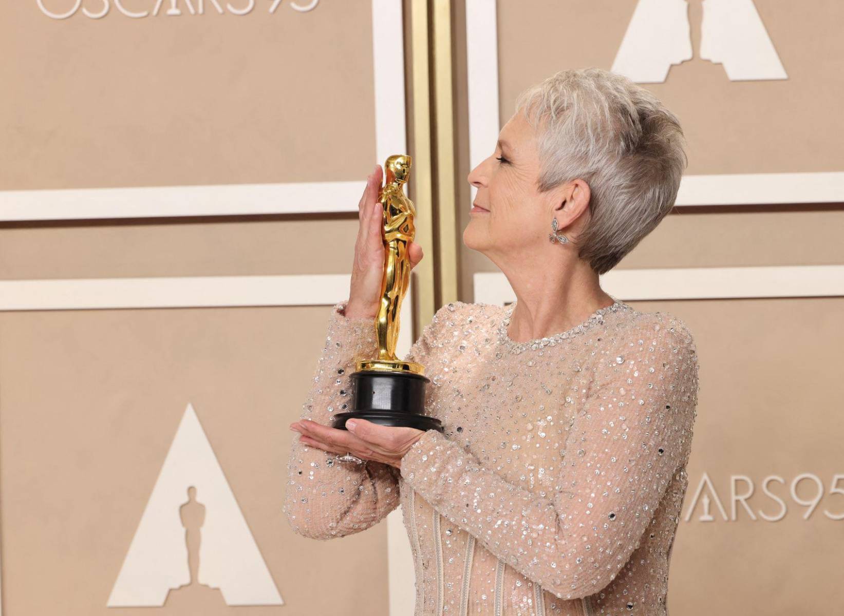 Jamie Lee Curtis Oscars 2025 Flory Lucretia