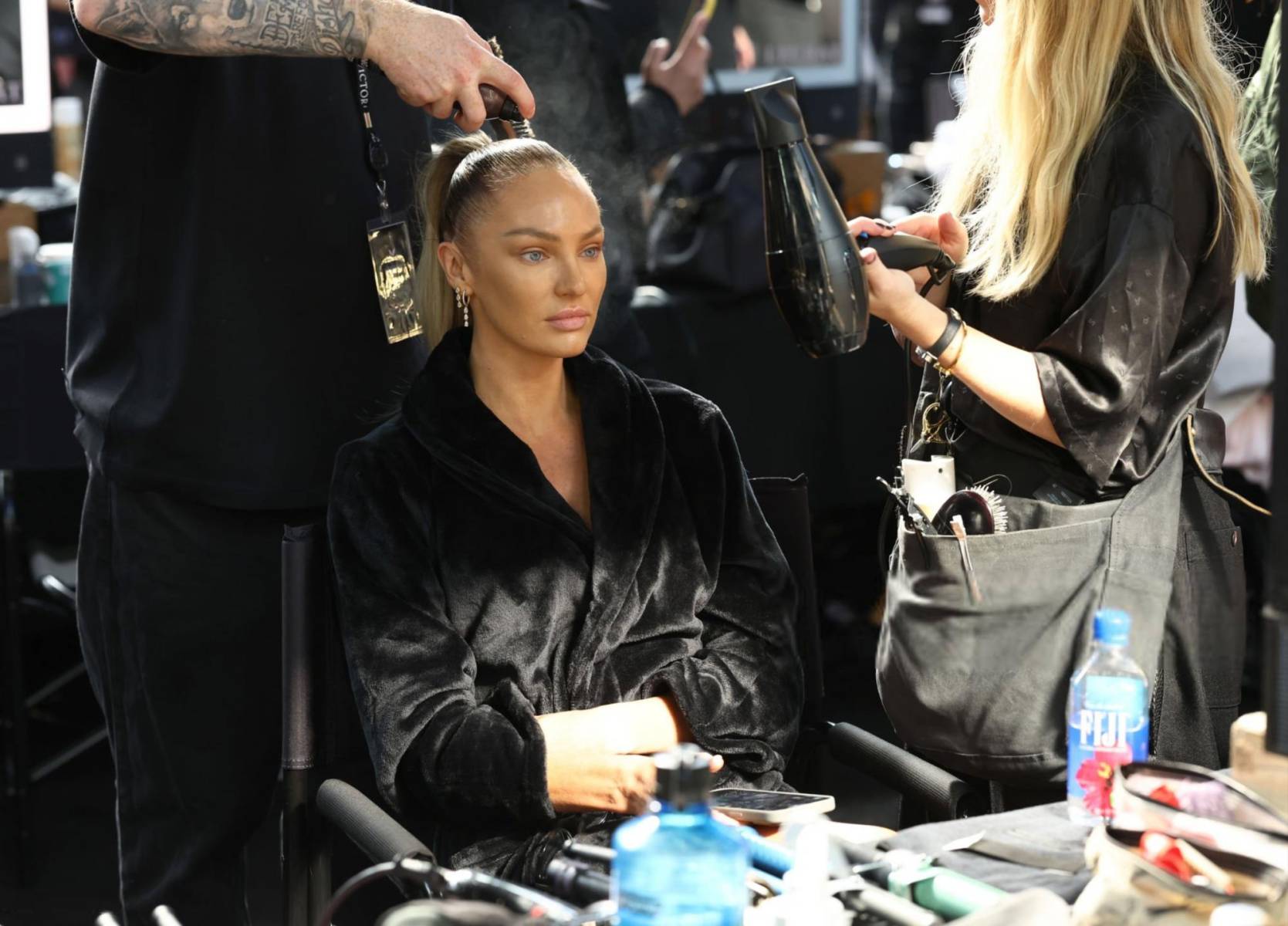 Backstage del desfile de Victoria’s Secret 2024