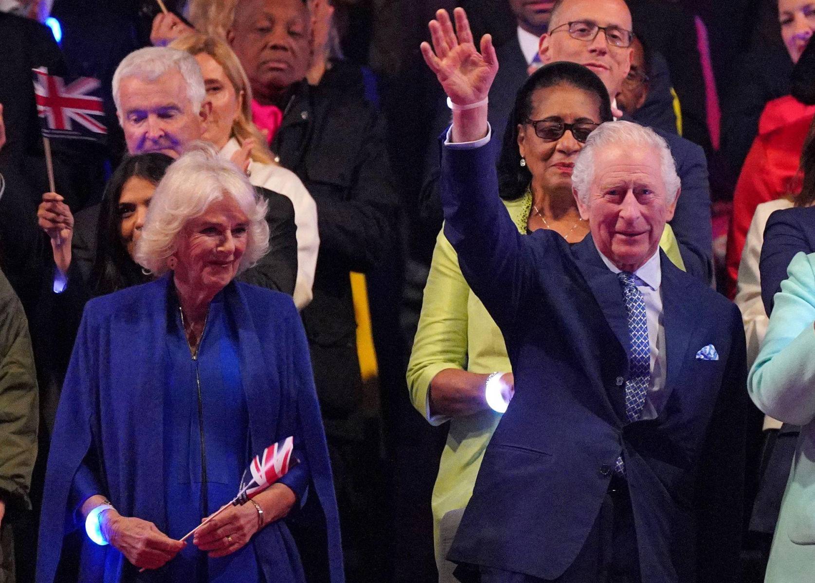 Camila y Carlos III