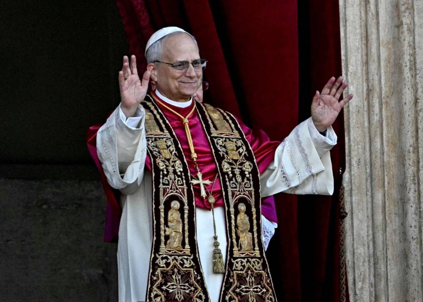 Su elección como Papa León XIV el 8 de mayo de 2025 representa una continuidad con el legado del Papa Francisco. En su primer discurso, abogó por la paz, la inclusión y la justicia, destacando su compromiso con los marginados y su enfoque pastoral. 