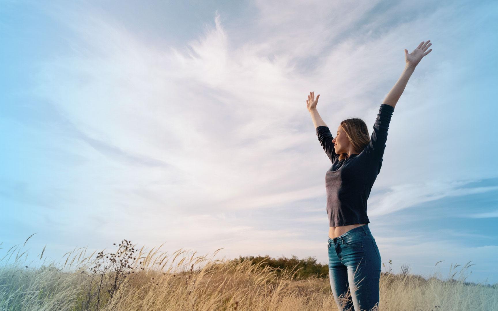 <b>1. Cultivar la Gratitud Diaria</b> Enfócate en reconocer y apreciar las cosas positivas en tu vida. Llevar un diario de gratitud puede ayudarte a centrarte en lo positivo, lo que contribuirá a mejorar tu bienestar emocional.