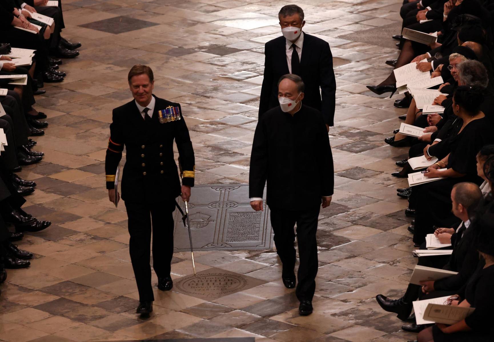 El vice presidente de China, Wang Qishan a su llegada a la abadía. (Photo by PHIL NOBLE / POOL / AFP)