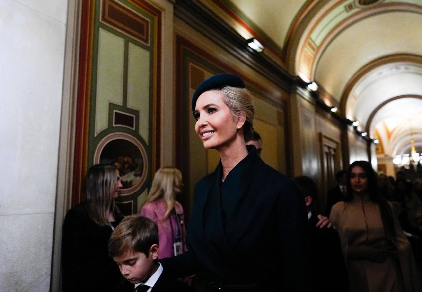 Ivanka Trump llega a la 60th ceremonia inaugural en la que su padre fue juramentado como el 47th presidente de Estados Unidos 