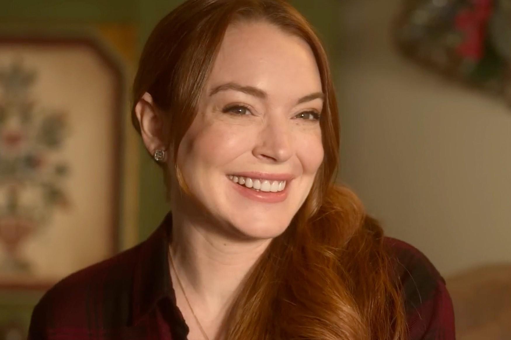 2022En 2022 Lindsay tuvo su tan esperado regreso al cine en su película navideña Falling for Christmas. Este mismo año anunció su matrimonio con Bader Shammas.