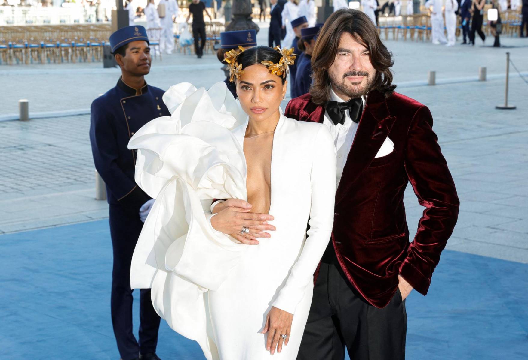 El diseñador francés Stephane Rolland con Mona Patel