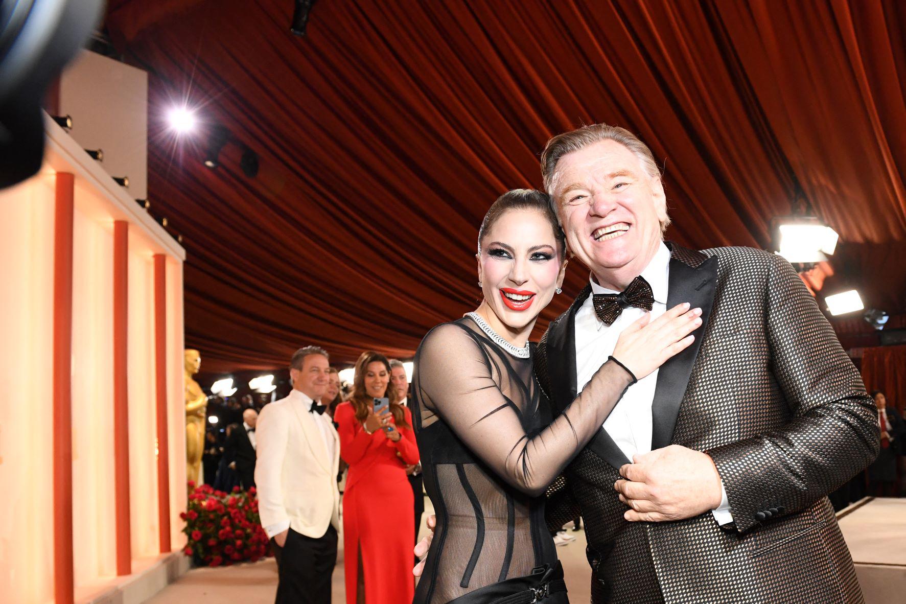 Lady Gaga junto a Brendan Gleeson