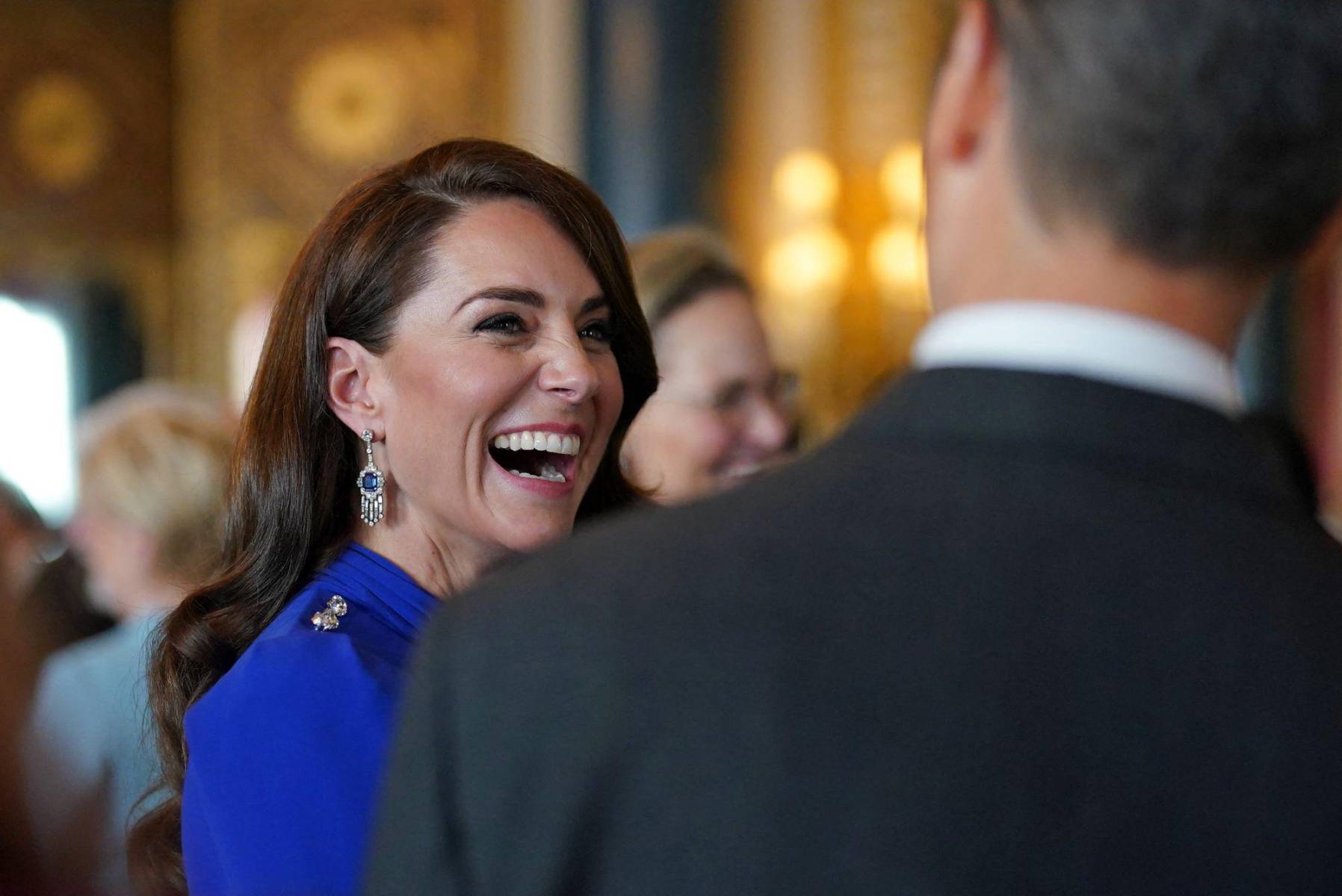 Kate, quien eligió para esa noche un vestido en azul royal