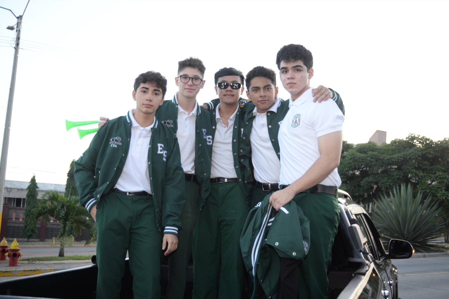 Emilio Mejía, Diego Bellino, Yeheng Yang Lee, Gabriel Oliva y Carlos Andino.