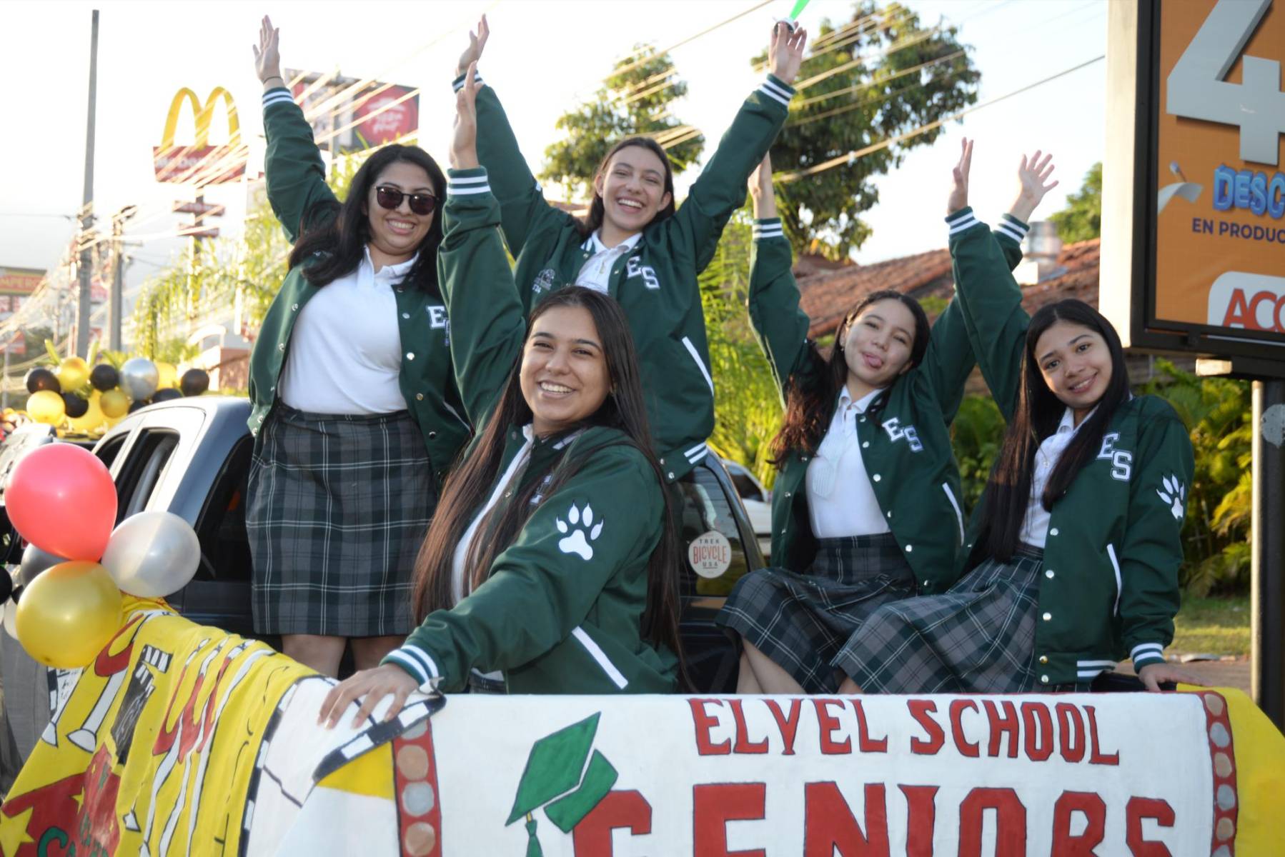 Claudia Rodríguez, Leah Aguilar, Daisy Sinclair, Andrea Flores y Sofía Argeñal.