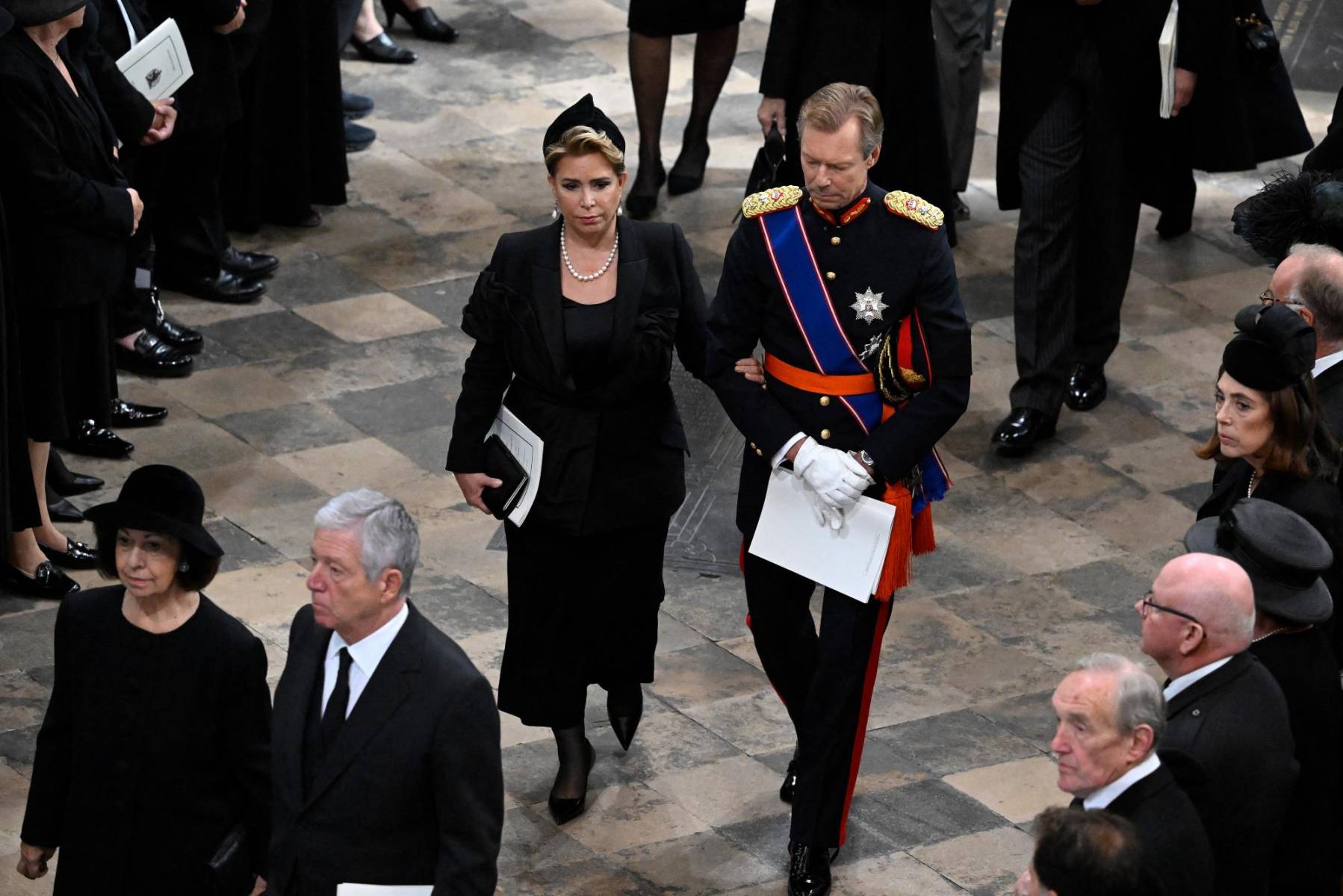 La gran duquesa de Luxemburgo, María Teresa y su esposo Henri. (Photo by Gareth Cattermole / POOL / AFP)