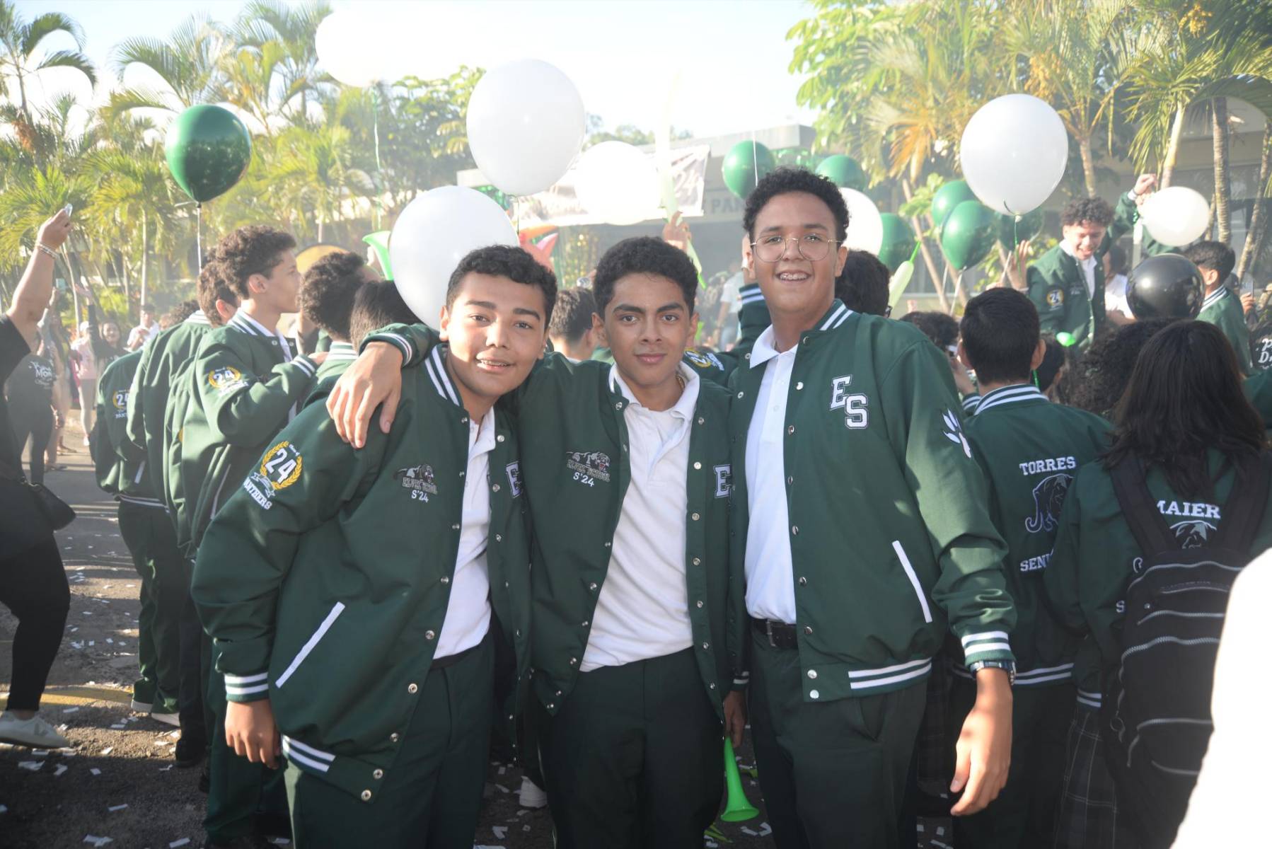 Rolando Pinel, Gabriel Oliva y Ariel Cruz.