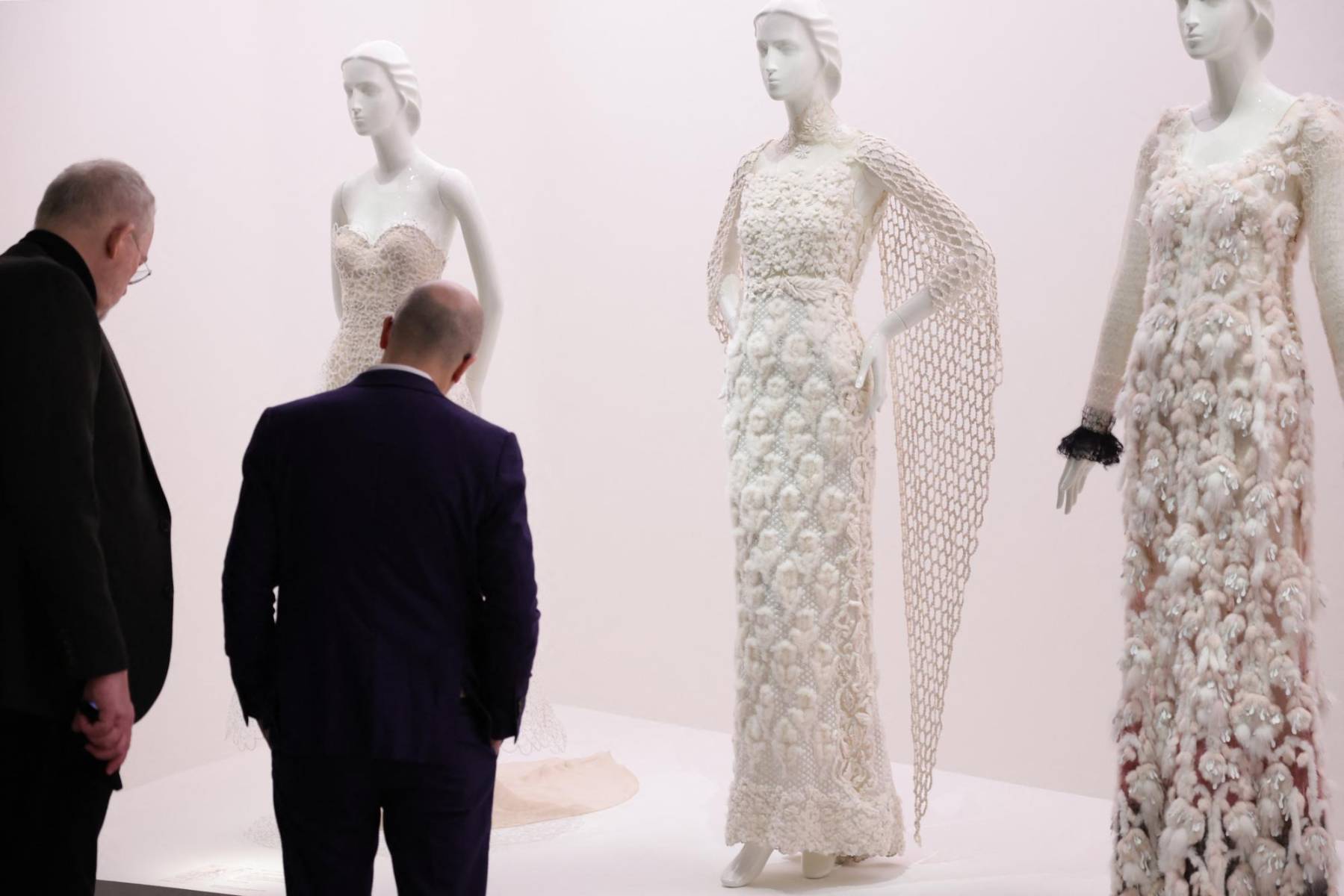 Así es la muestra Karl Lagerfeld: A Line Of Beauty