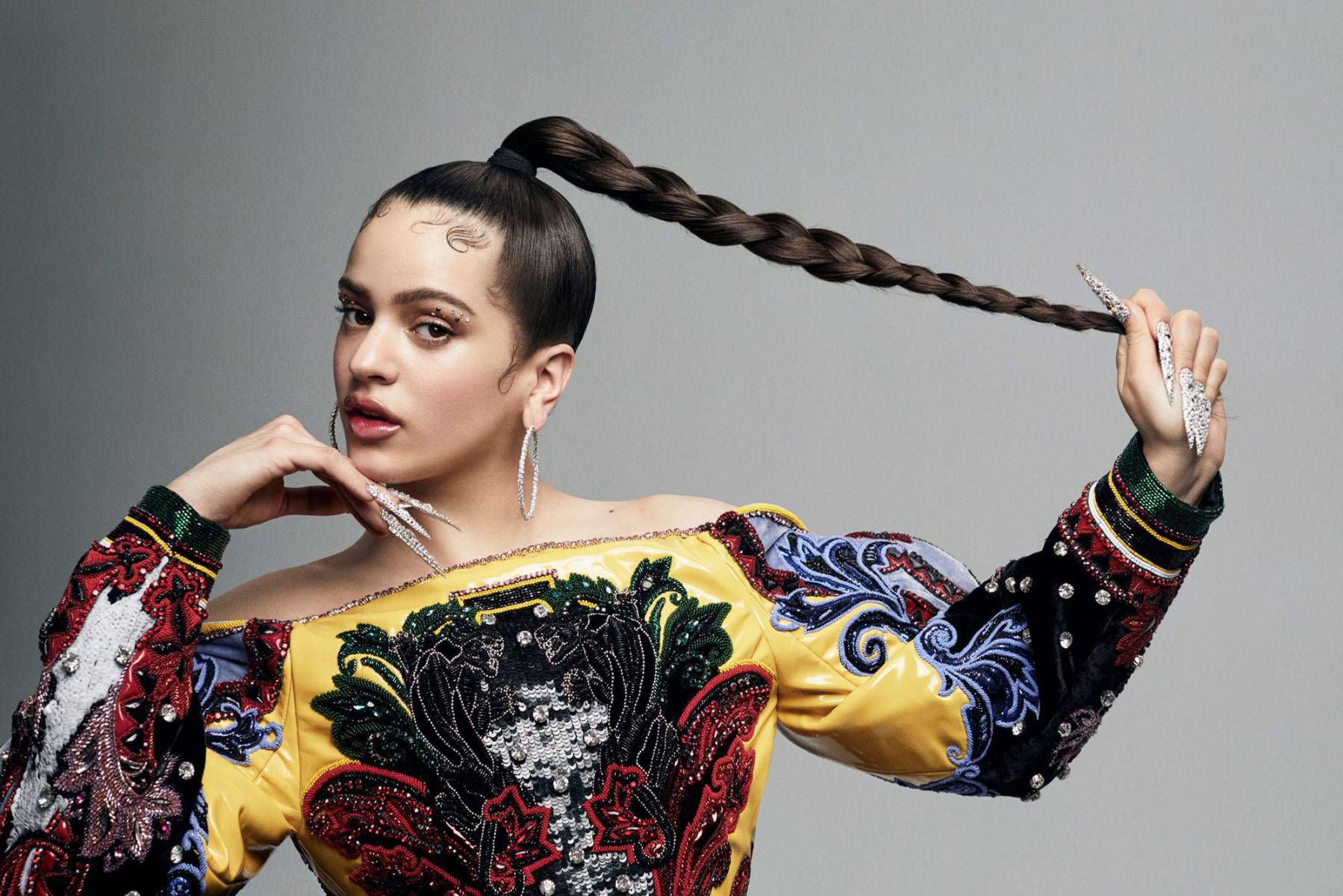 Producida por la reconocida compañía estadounidense A24, ‘The Mirror’s Wake’ está generando una gran expectativa entre los amantes del cine. Sin embargo, ahora también se suman los entusiastas de la música y los seguidores de Rosalía, conocidos como los ‘melómanos’, así como los admiradores de Ana de Armas, quienes están ansiosos por presenciar esta colaboración única en la pantalla grande.