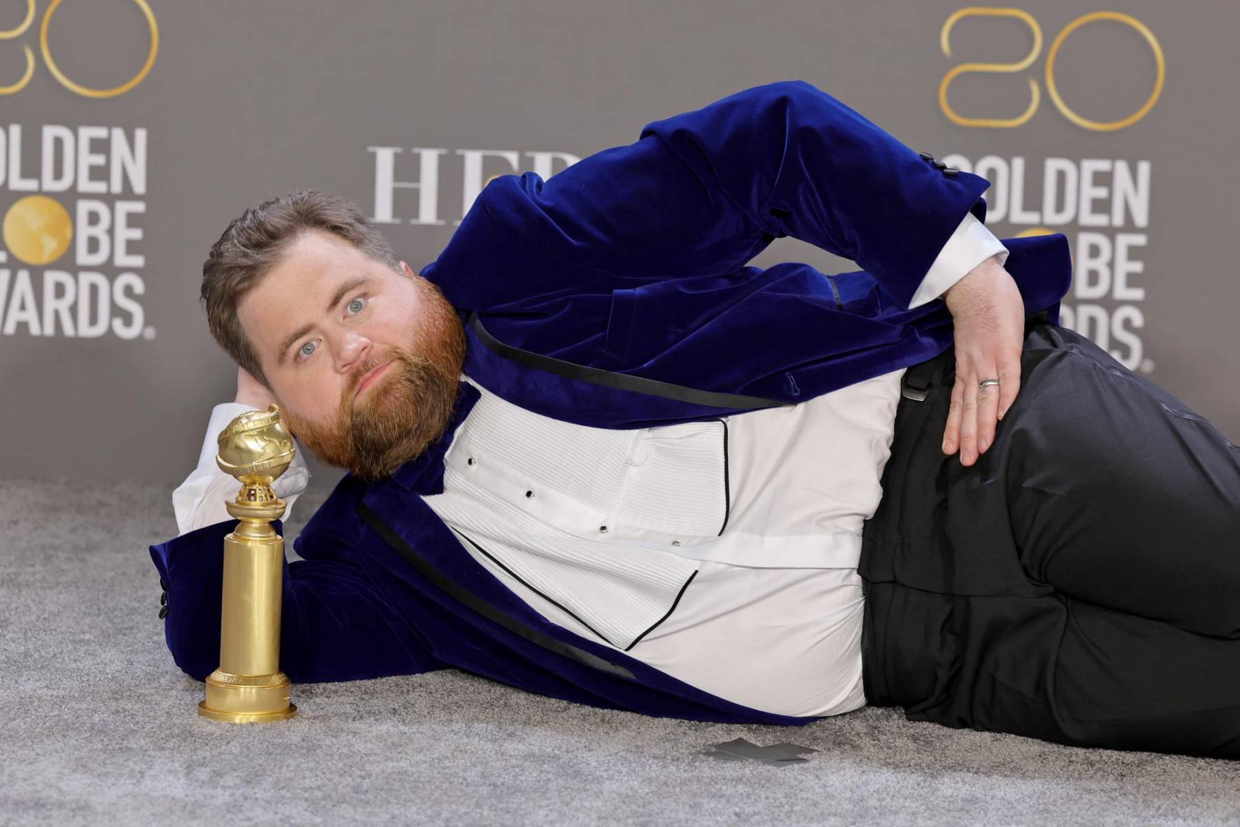 <b>MEJOR ACTOR DE REPARTO DE MINISERIE O TELEFILM: PAUL WALTER HAUSER </b>por BLACK BIRD