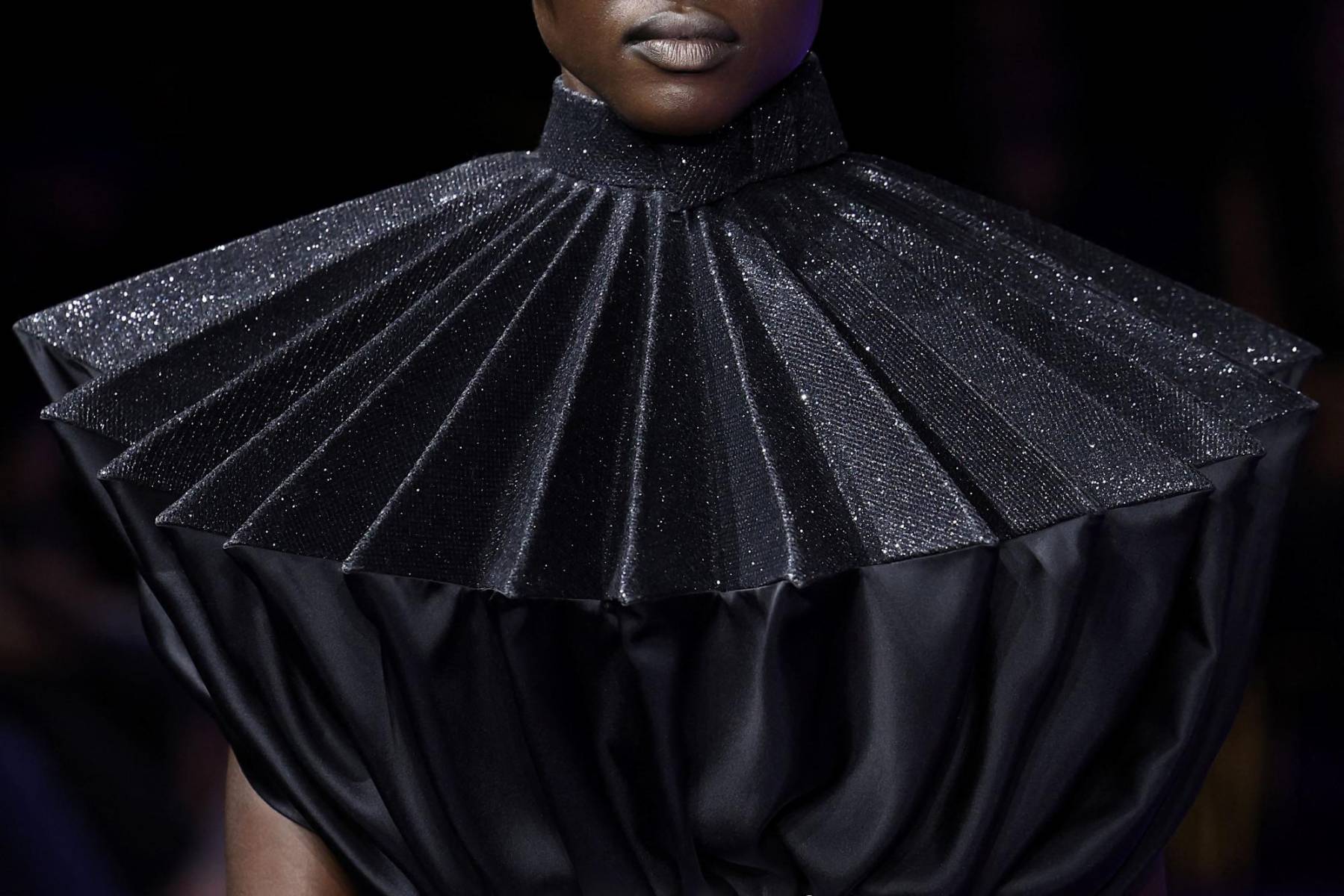 La colección Alta Costura Otoño Invierno 2024/25 de Viktor &amp; Rolf