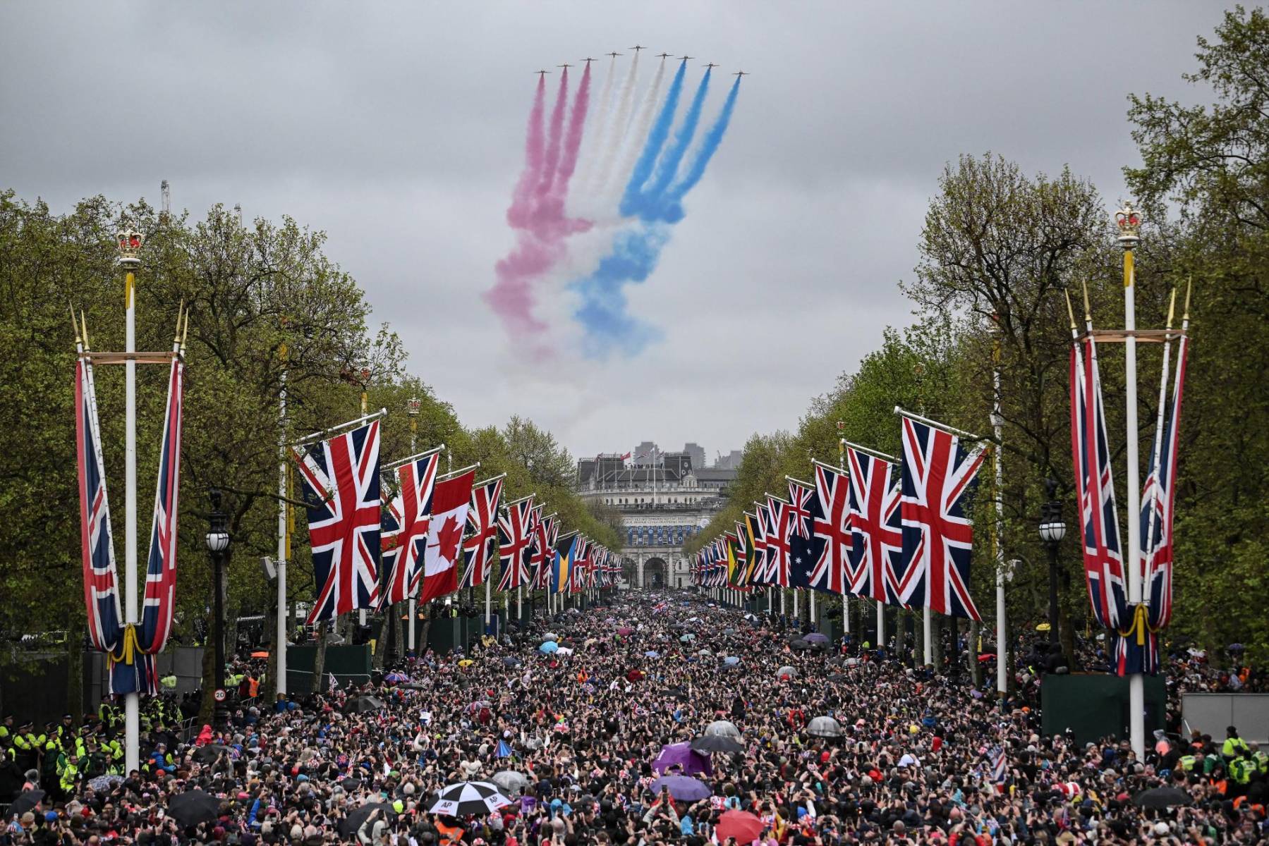 La British Royal Air Force ofreció un espectáculo aéreo 