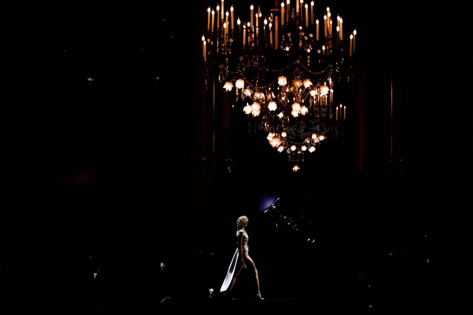 Viktor &amp; Rolf celebra sus 30 años en la pasarela de París Fashion Week