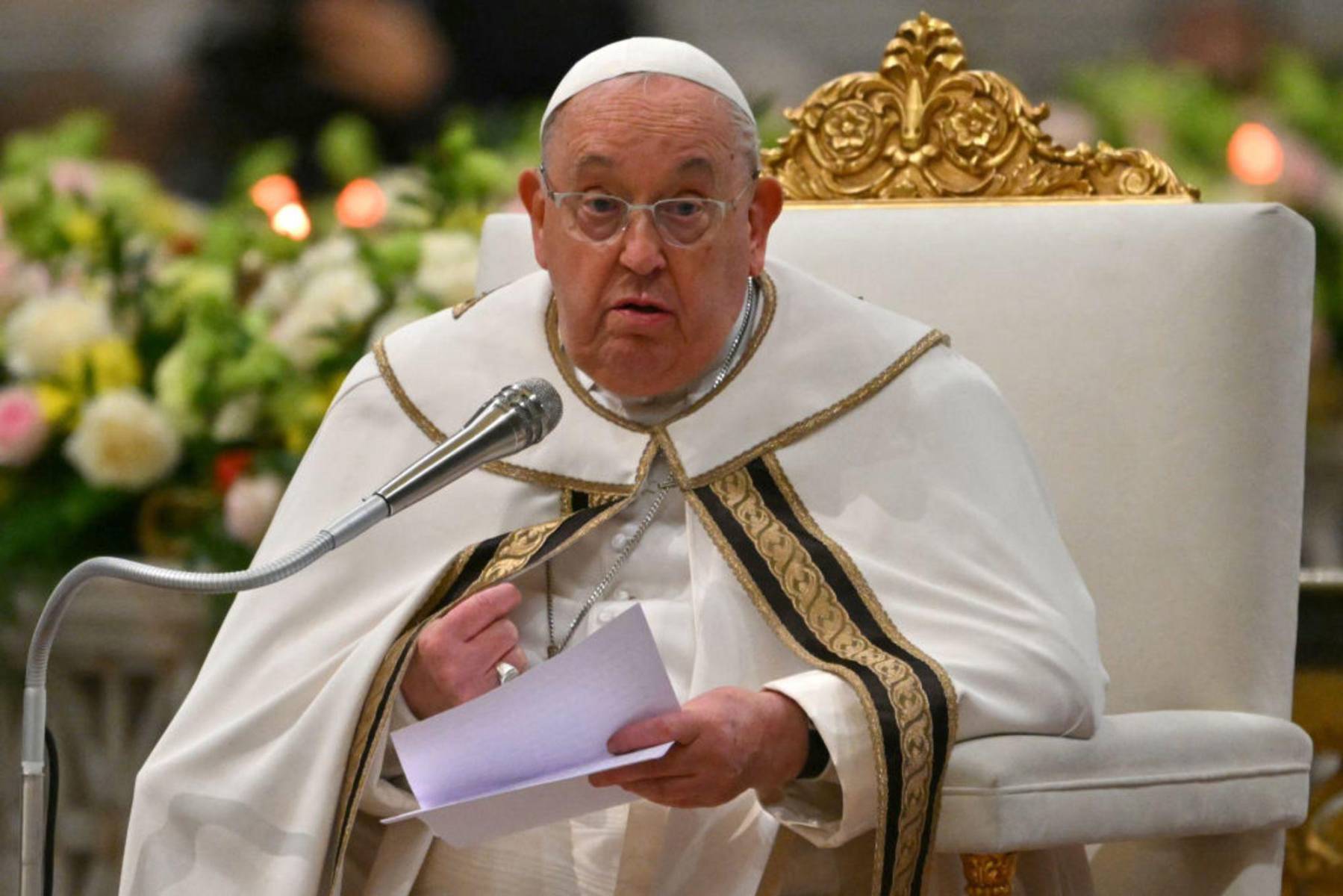 El Papa Francisco dejó un impacto indiscutible en el mundo, pero su pontificado también enfrentó desafíos importantes, como la respuesta de la Iglesia frente a los escándalos de abuso y la necesidad de avanzar en la modernización de sus estructuras. Sin embargo, su mensaje de amor, humildad y esperanza sigue siendo una fuente de inspiración para millones de personas alrededor del mundo.