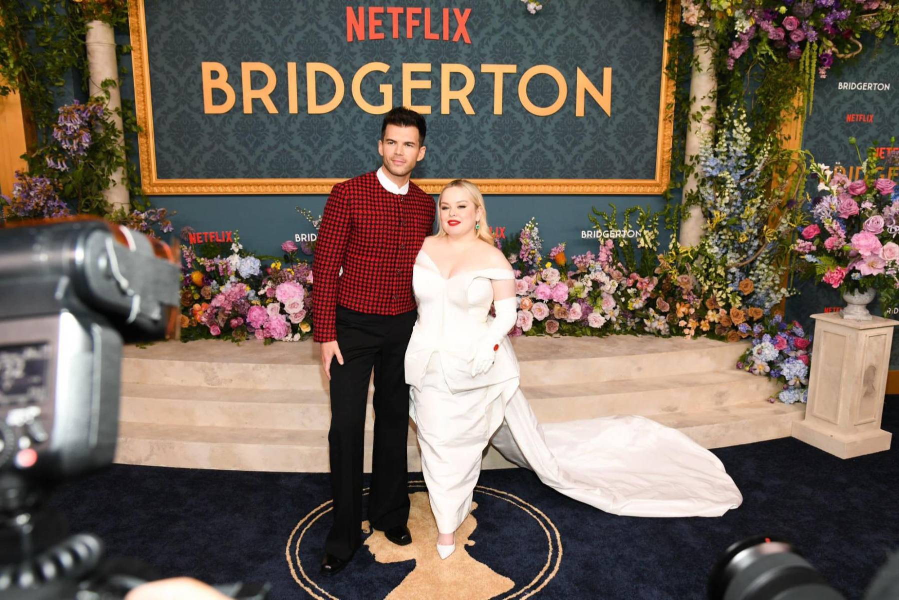 Los protagonista de la tercera temporada de Los Bridgerton. En la vida real son dos grandes amigos y pasan mucho tiempo juntos.