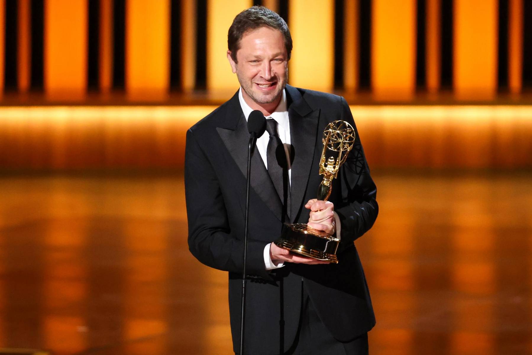 Ebon Moss-Bachrach, Mejor Actor de Reparto en una Serie de Comedia por The Bear.