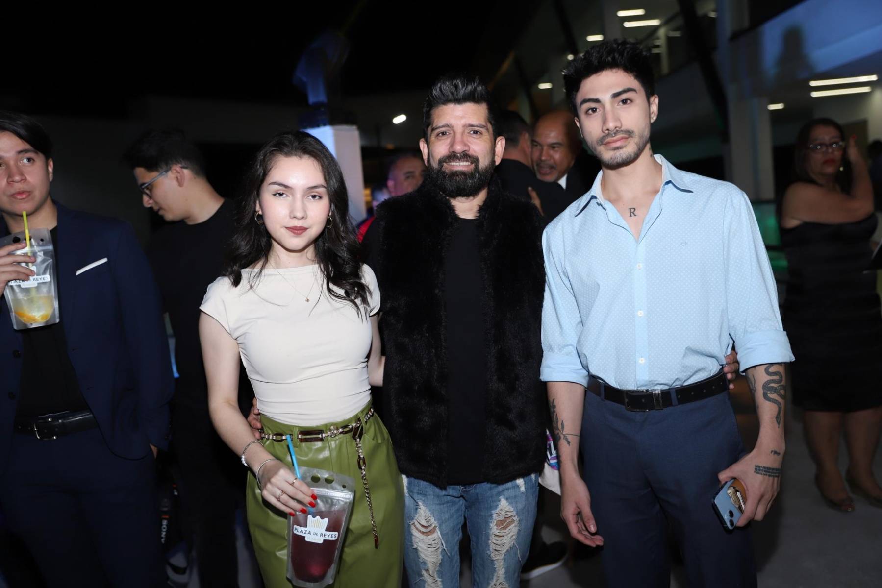 Dariela Fernández, Jerry Cárcamo y Ricardo Reyes
