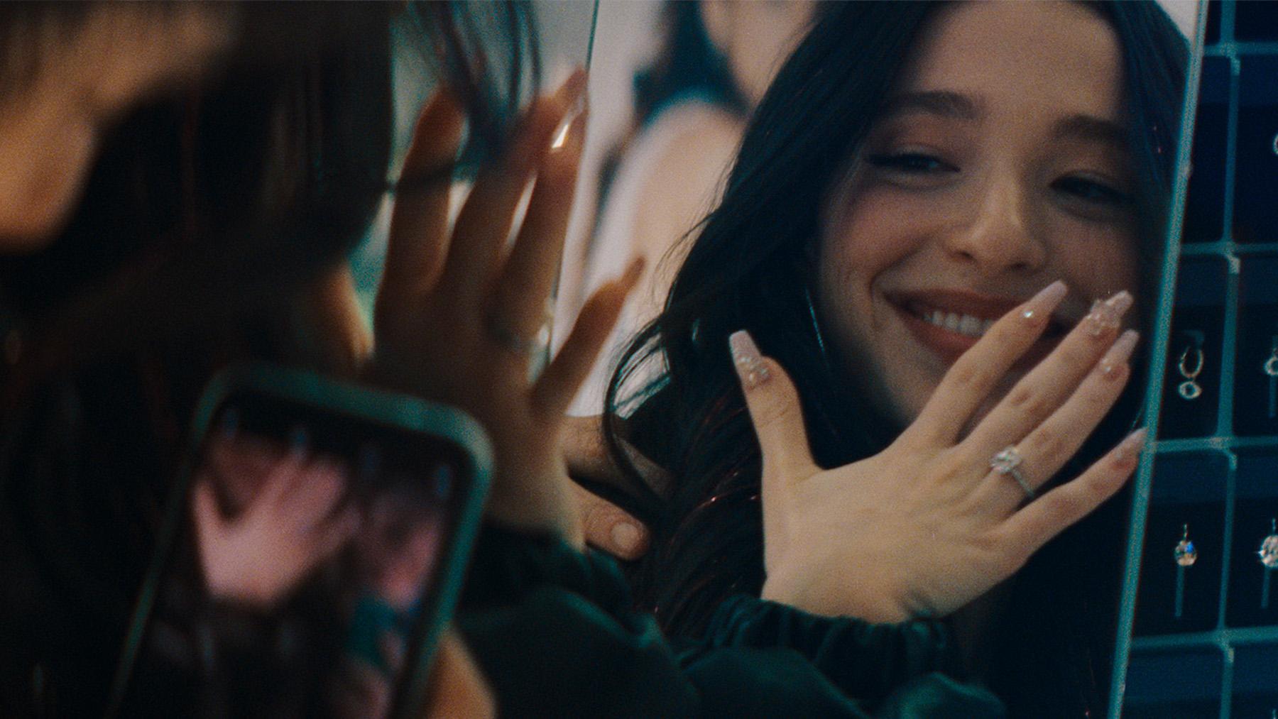 La película aborda temas como la desigualdad social, el poder del amor y la búsqueda de una vida mejor, ofreciendo una perspectiva fresca y humana sobre realidades a menudo estigmatizadas.