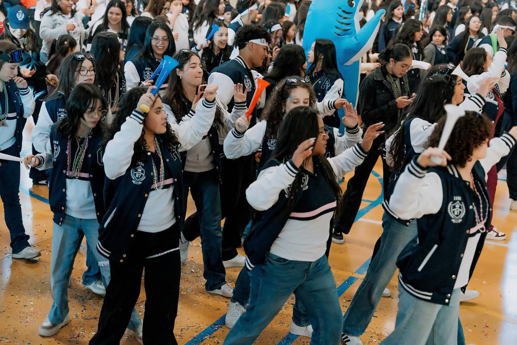 Senior entrance de la clase 2026 del Instituto María Auxiliadora