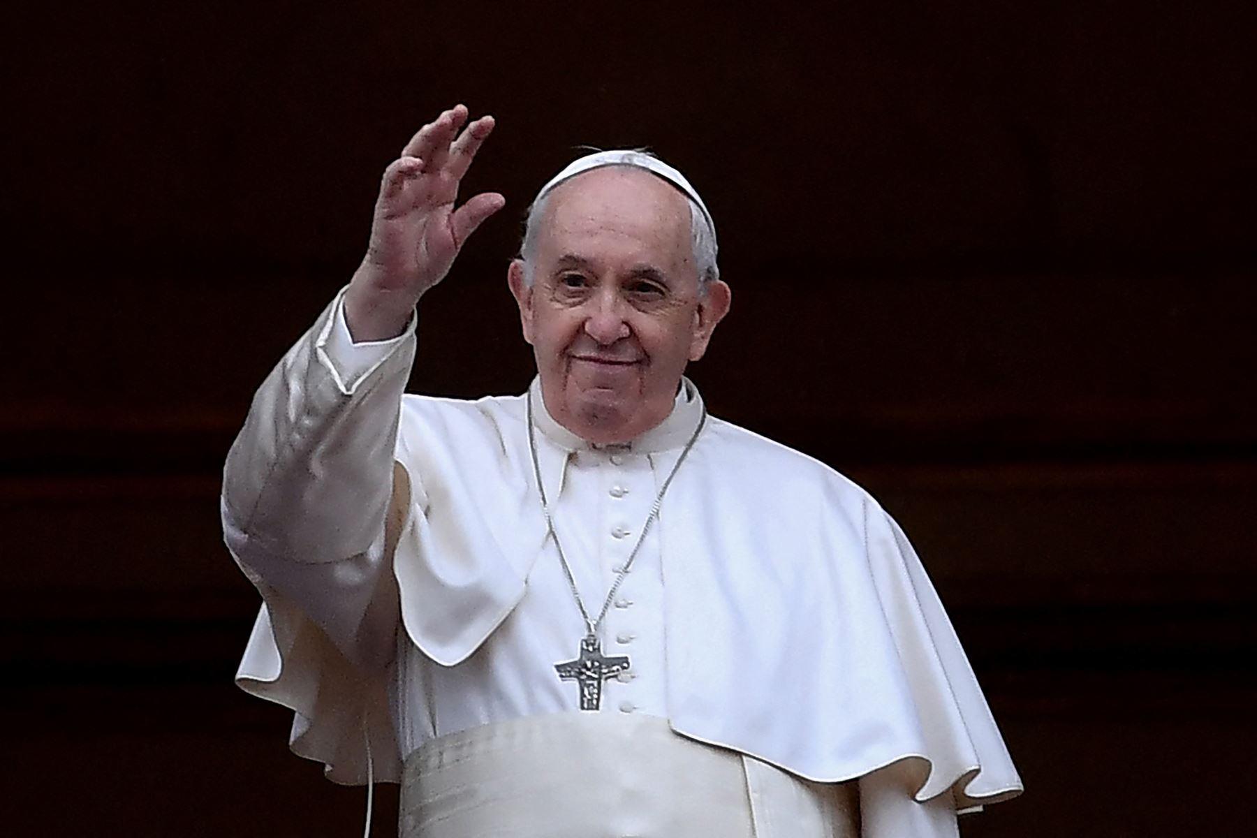 “Dios jamás se cansa de perdonar, pero nosotros, a veces, nos cansamos de pedir perdón”. Una invitación a soltar la culpa, volver a empezar y confiar en la misericordia. Esta frase se convirtió en una de las más recordadas de su primer año como Papa.