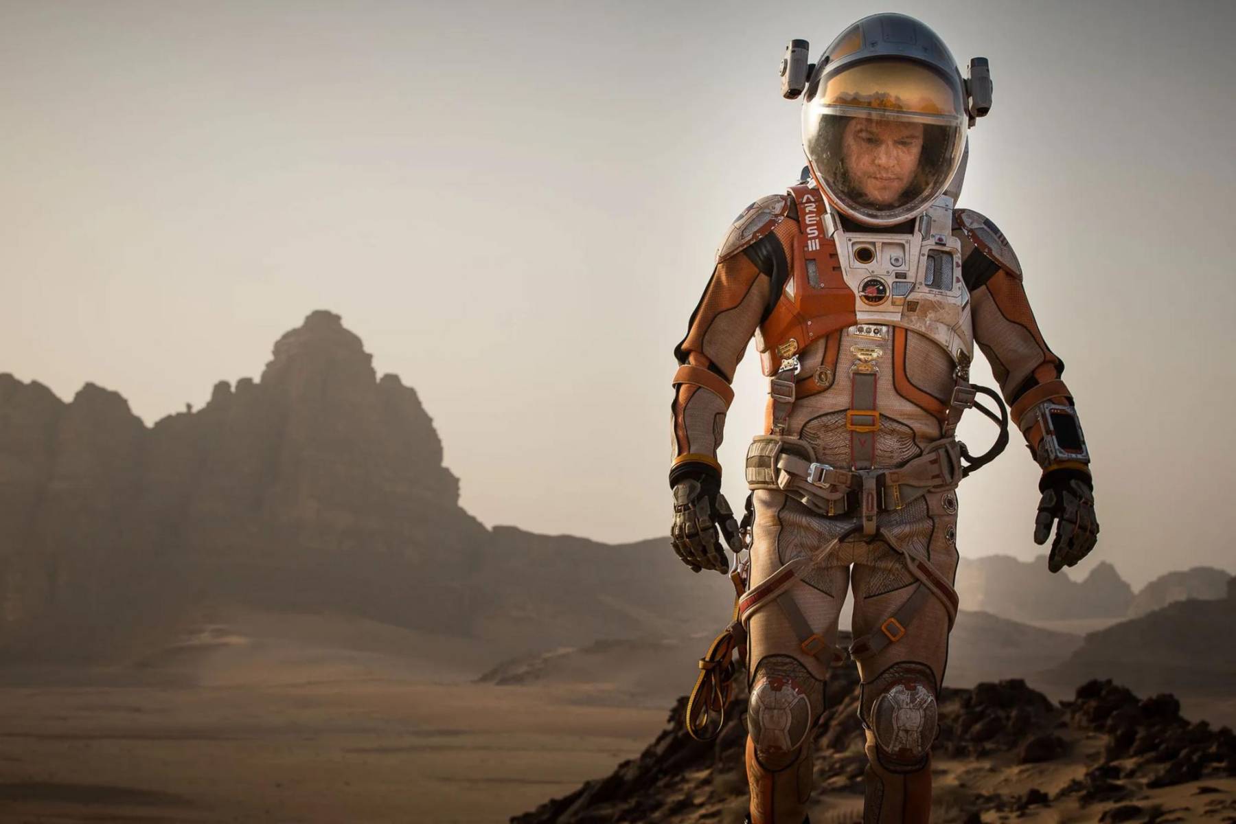 <b>The Martian</b> Con Matt Damon como protagonista, esta adaptación de la novela de Andy Weir fue un gran éxito tanto en taquilla como en los premios, destacando como una de las mejores películas de ciencia ficción de ese año.