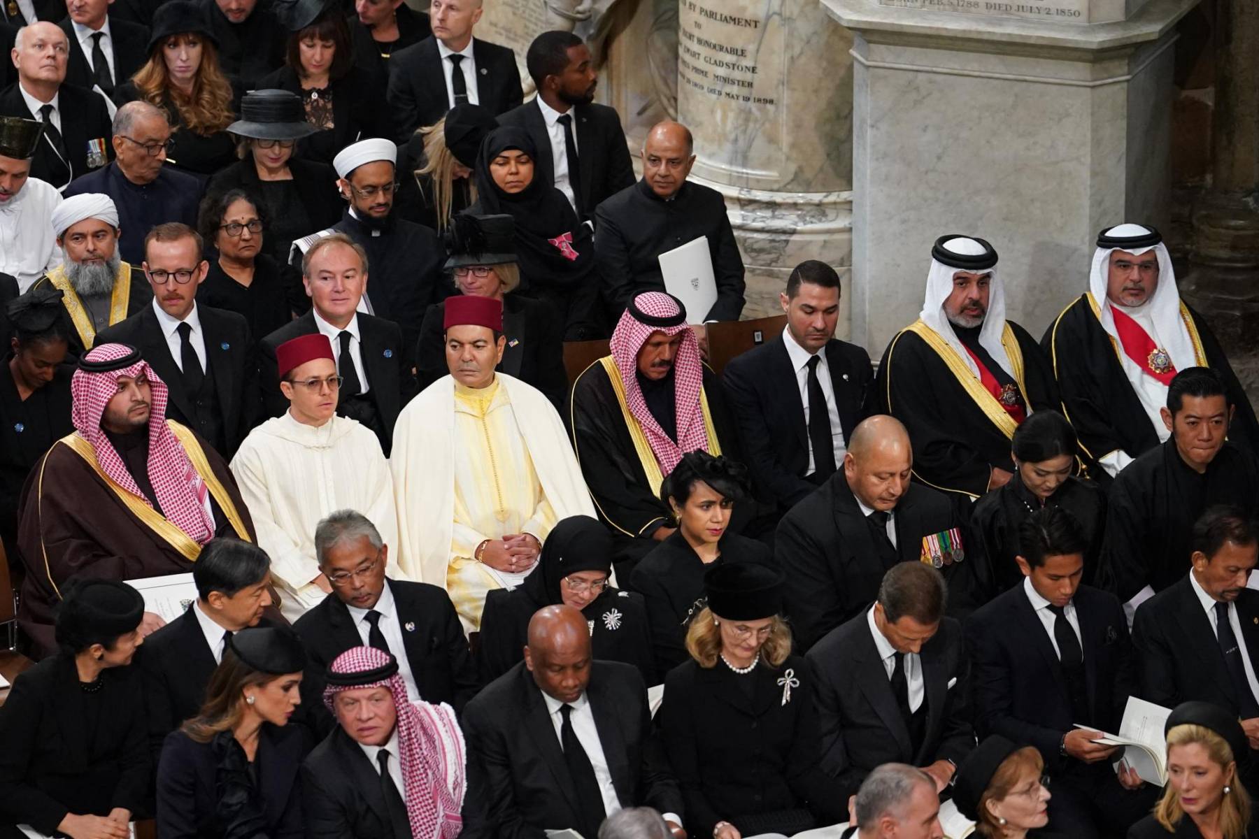 Líderes de diferentes países del mundo asistieron al servicio fúnebre que marca el fin de más de 70 años de reinado de Isabel II (Photo by Gareth Fuller / POOL / AFP)