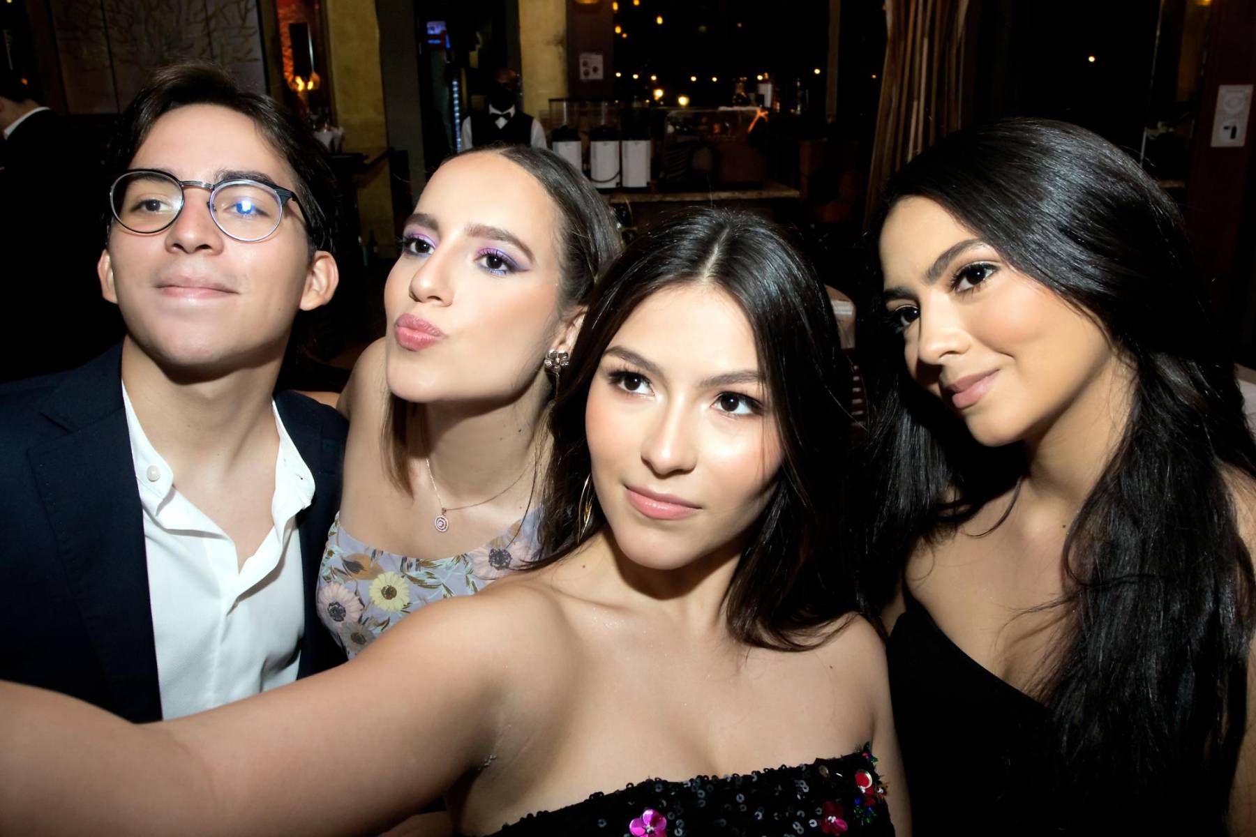 Emilio Castellanos, Lizza María Handal, Mónica Carranza y Sofía Flores.