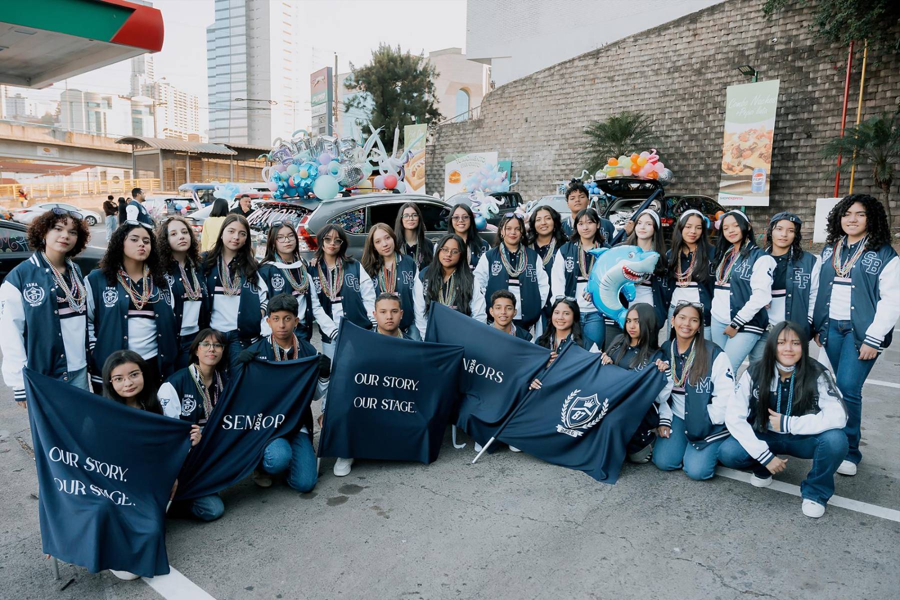 Senior entrance de la clase 2026 del Instituto María Auxiliadora