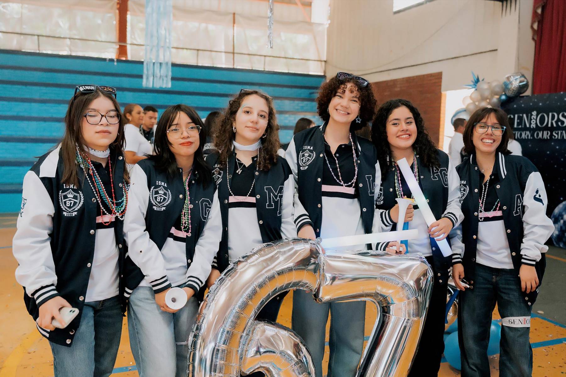 Senior entrance de la clase 2026 del Instituto María Auxiliadora