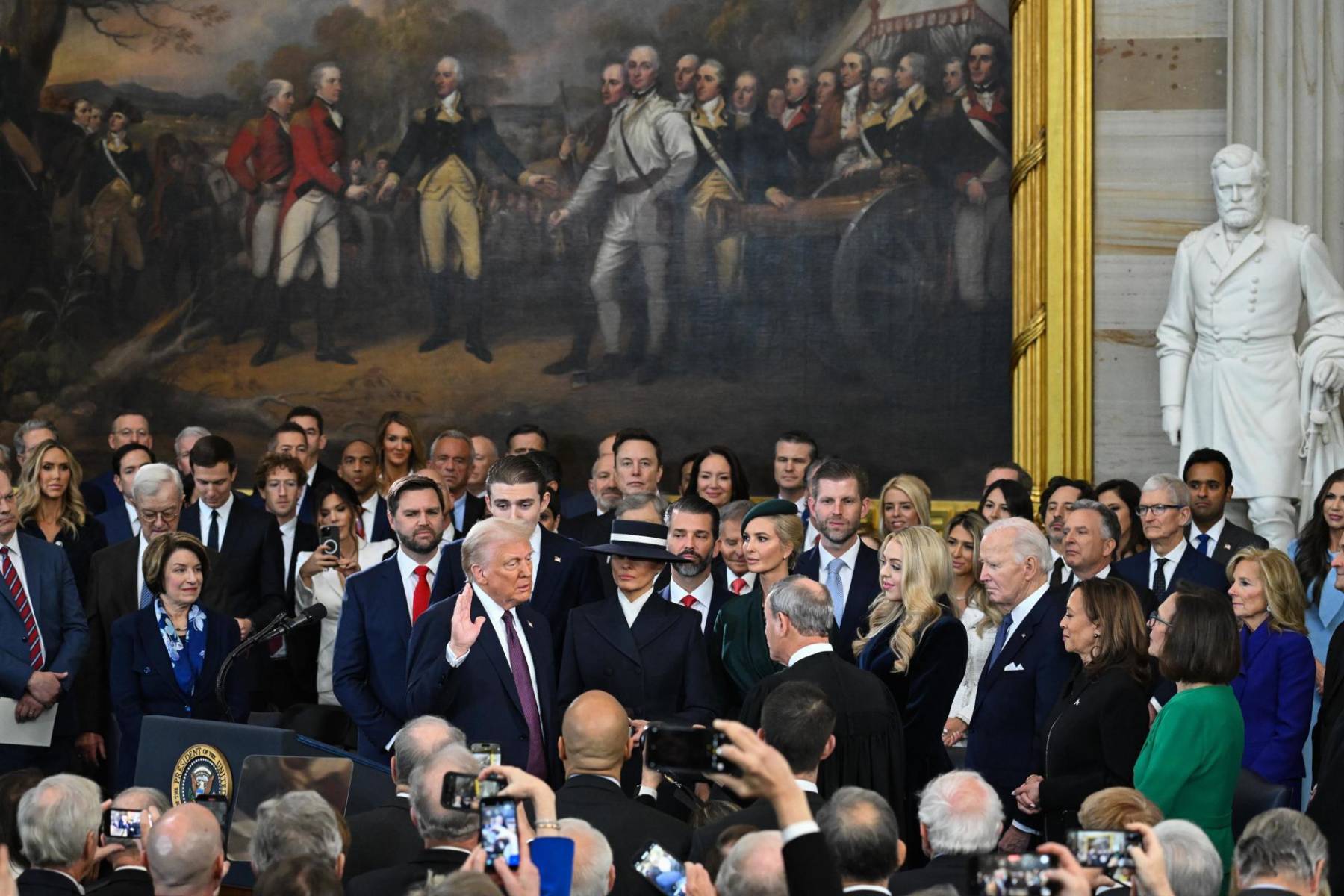 Donald Trump jura su cargo como el 47º presidente de los Estados Unidos