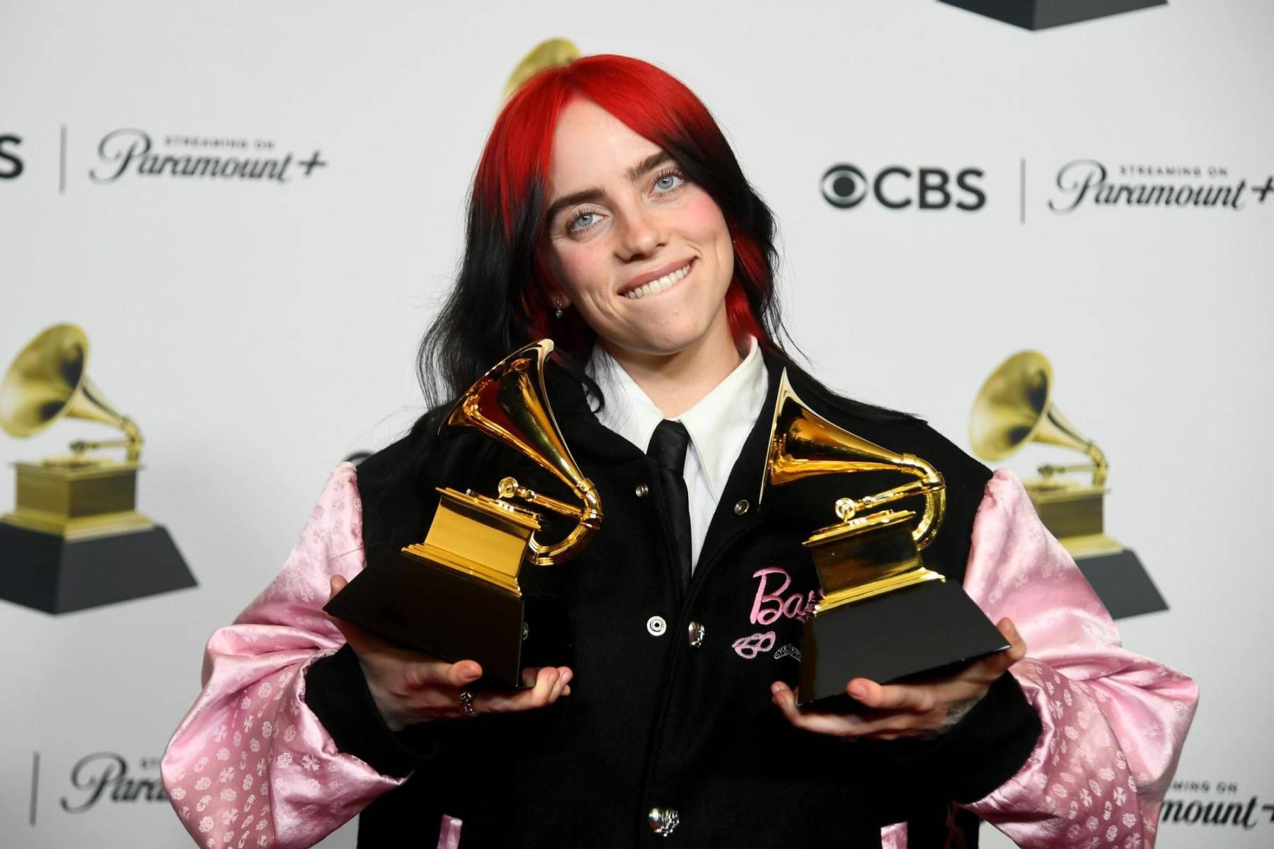 Billie Eilish y Finneas O’Connell ganaron en la categoría de Canción del Año con “What was I Made For?”.