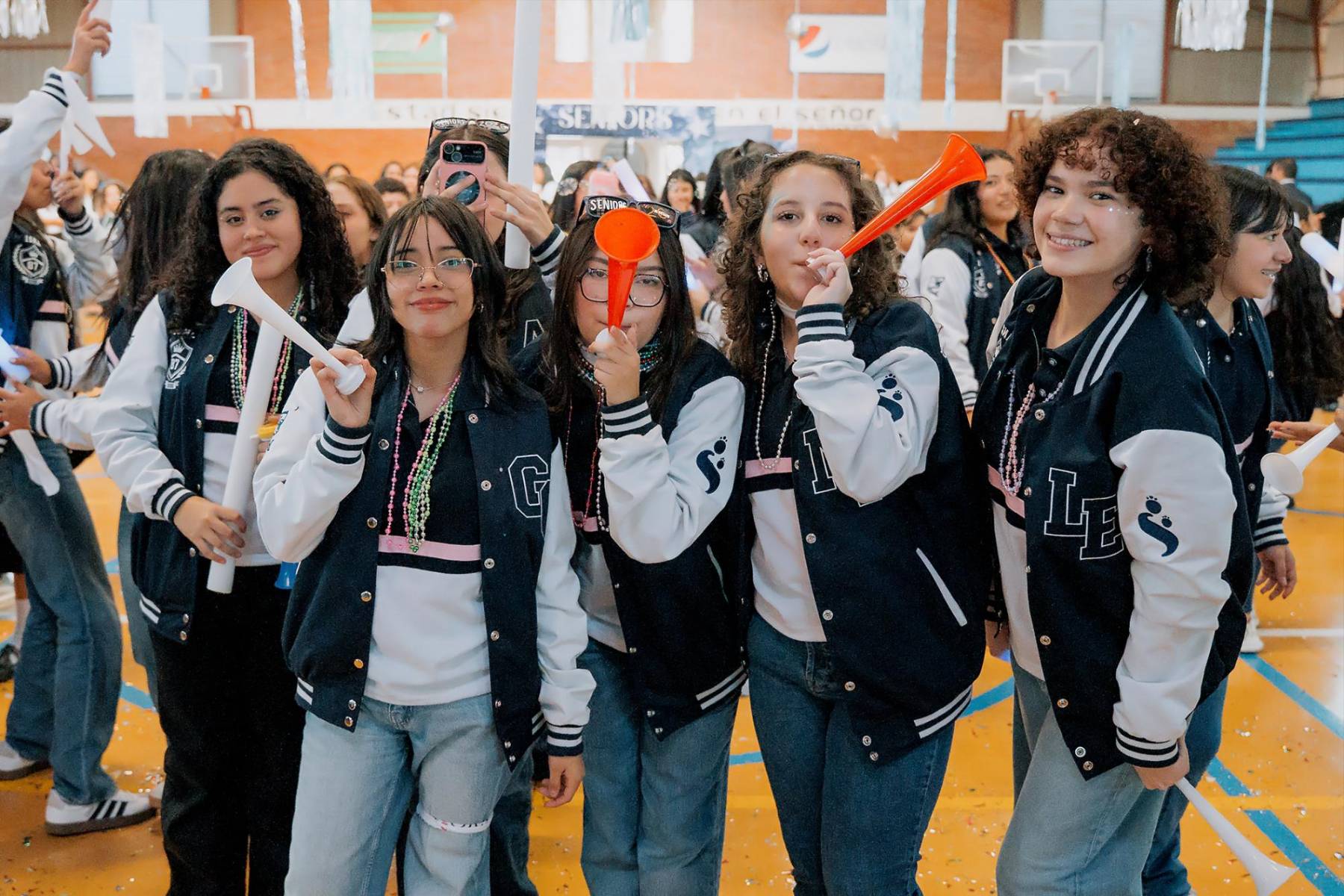 Senior entrance de la clase 2026 del Instituto María Auxiliadora