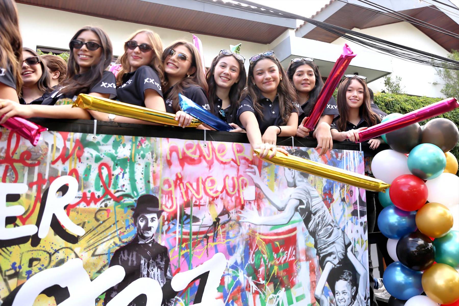 Senior entrance 2027 de la Escuela Americana