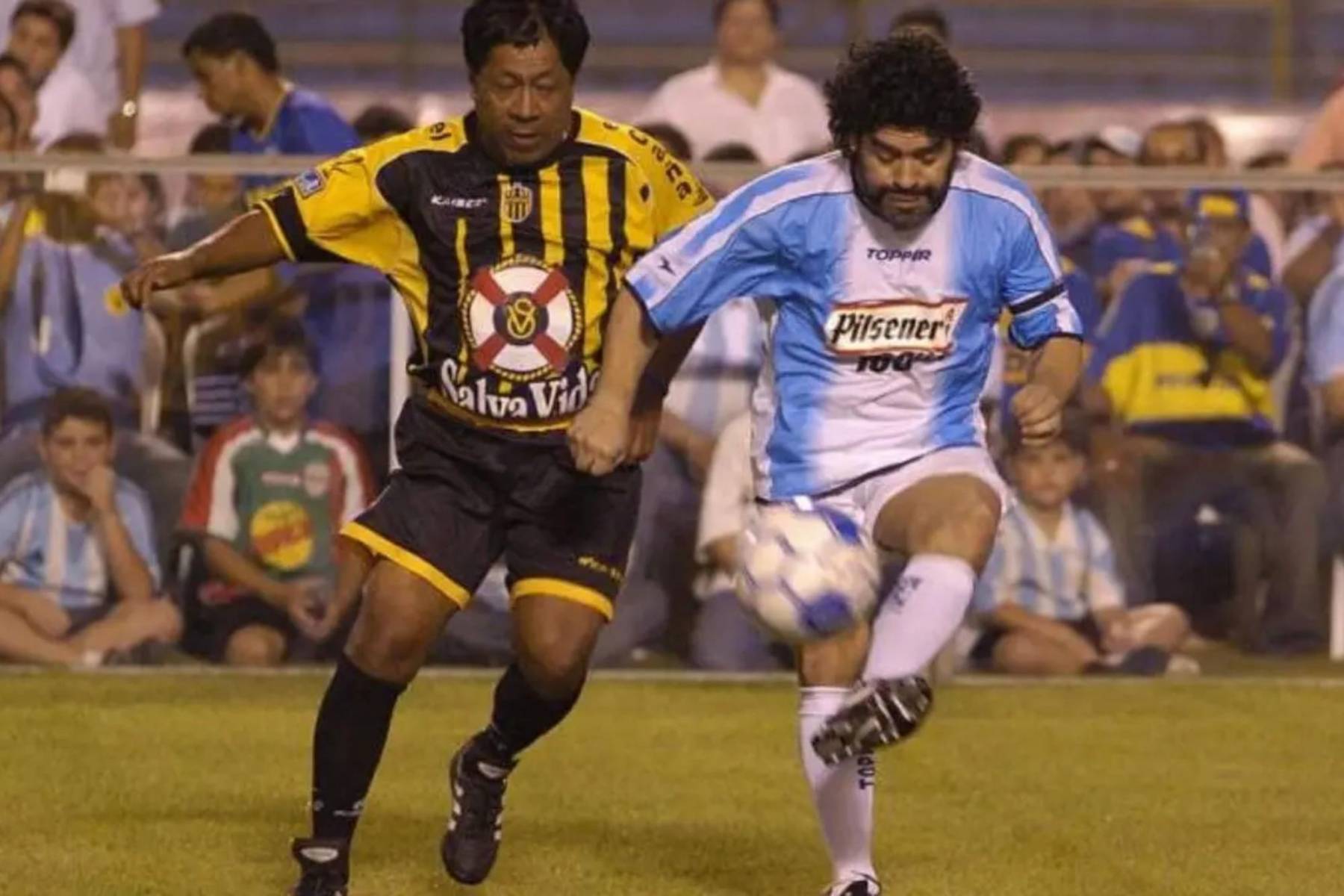 <b>Diego Maradona</b>: En 2006, el astro argentino participó en un partido de exhibición en San Pedro Sula contra exjugadores del Real España.