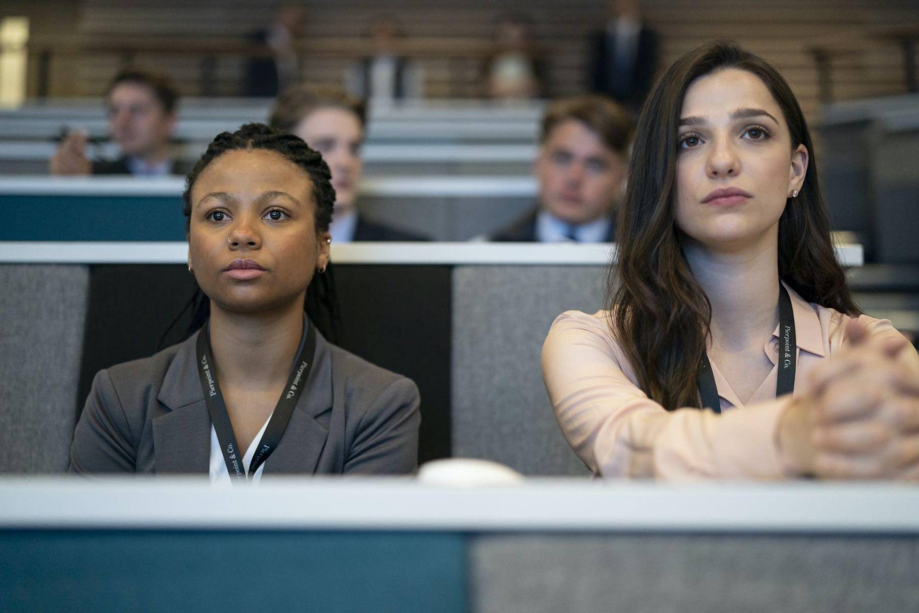 <b>Industry (HBO Max)</b>Graduados de todos los ámbitos de la vida compiten por un número limitado de oportunidades de empleo a tiempo completo en Pierpoint, un importante banco de inversión en Londres. 